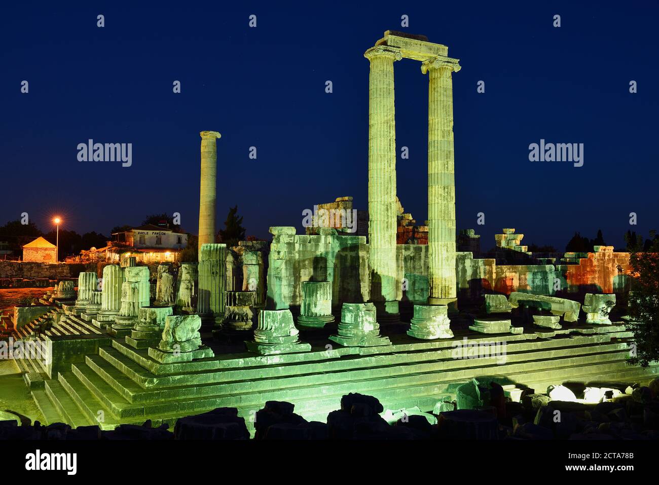 La Turquie, Aydin, Ionie, vue du temple d'Apollon au site archéologique de Didymes Banque D'Images