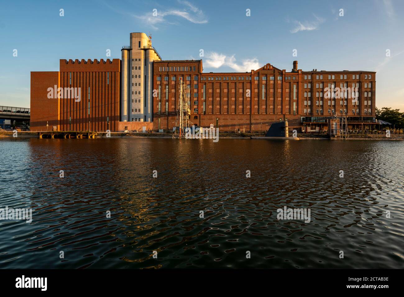 Le Port intérieur, à Duisburg, Bâtiment Küppersmühle, Musée MKM Küppersmühle pour l'Art moderne, Gastronomie, NRW, Allemagne, Banque D'Images