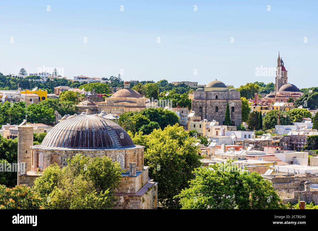 Vue sur le toit de la vieille ville médiévale de Rhodes, de l'île de Rhodes, du Dodécanèse, de la Grèce Banque D'Images