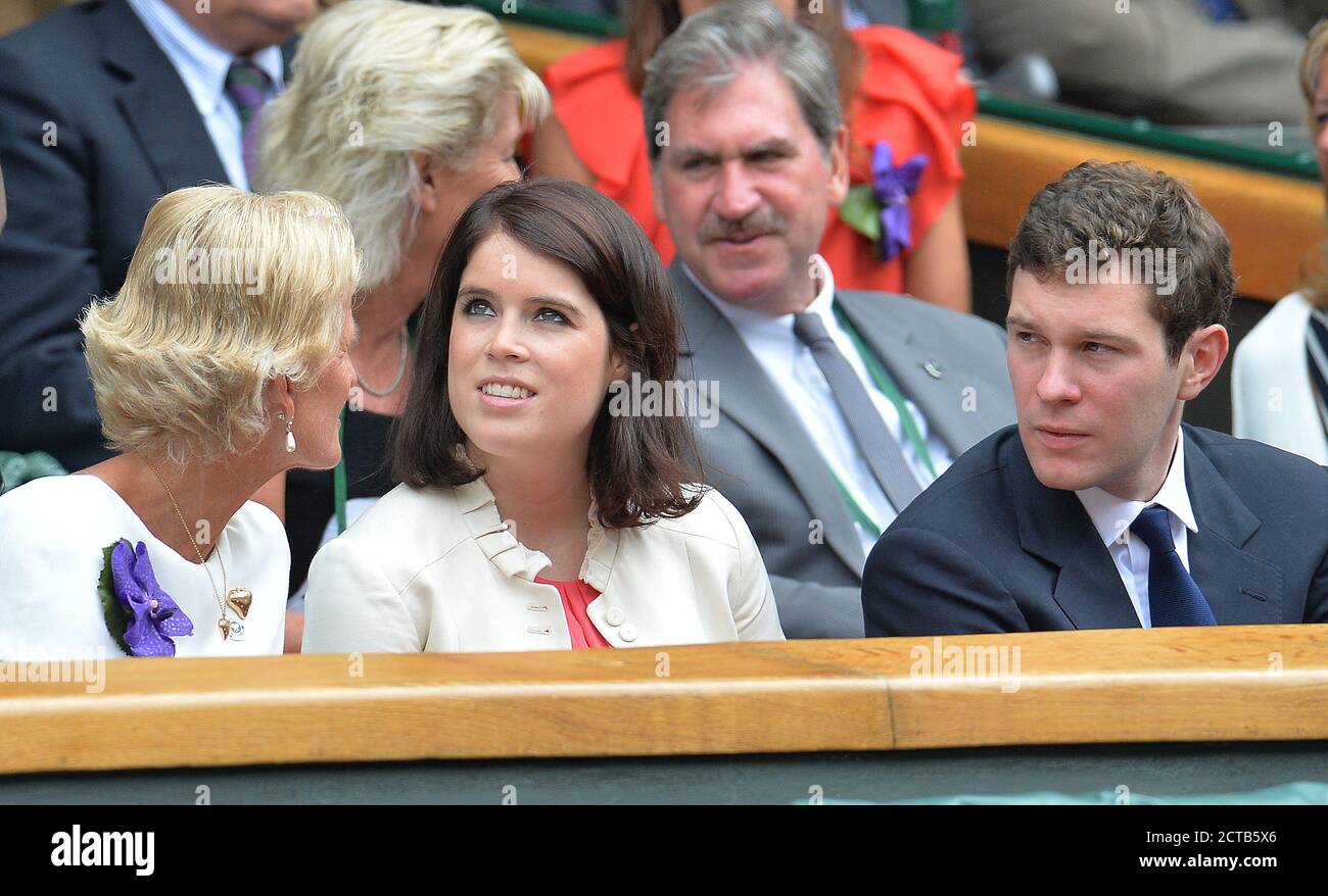 La princesse Eugénie et le mari Jack Brooksbank dans la boîte royale à la finale des dames de Wimbledon 2014.Kvitova v Bouchard.Picture Credit: © MARK PAIN/ALAMY Banque D'Images