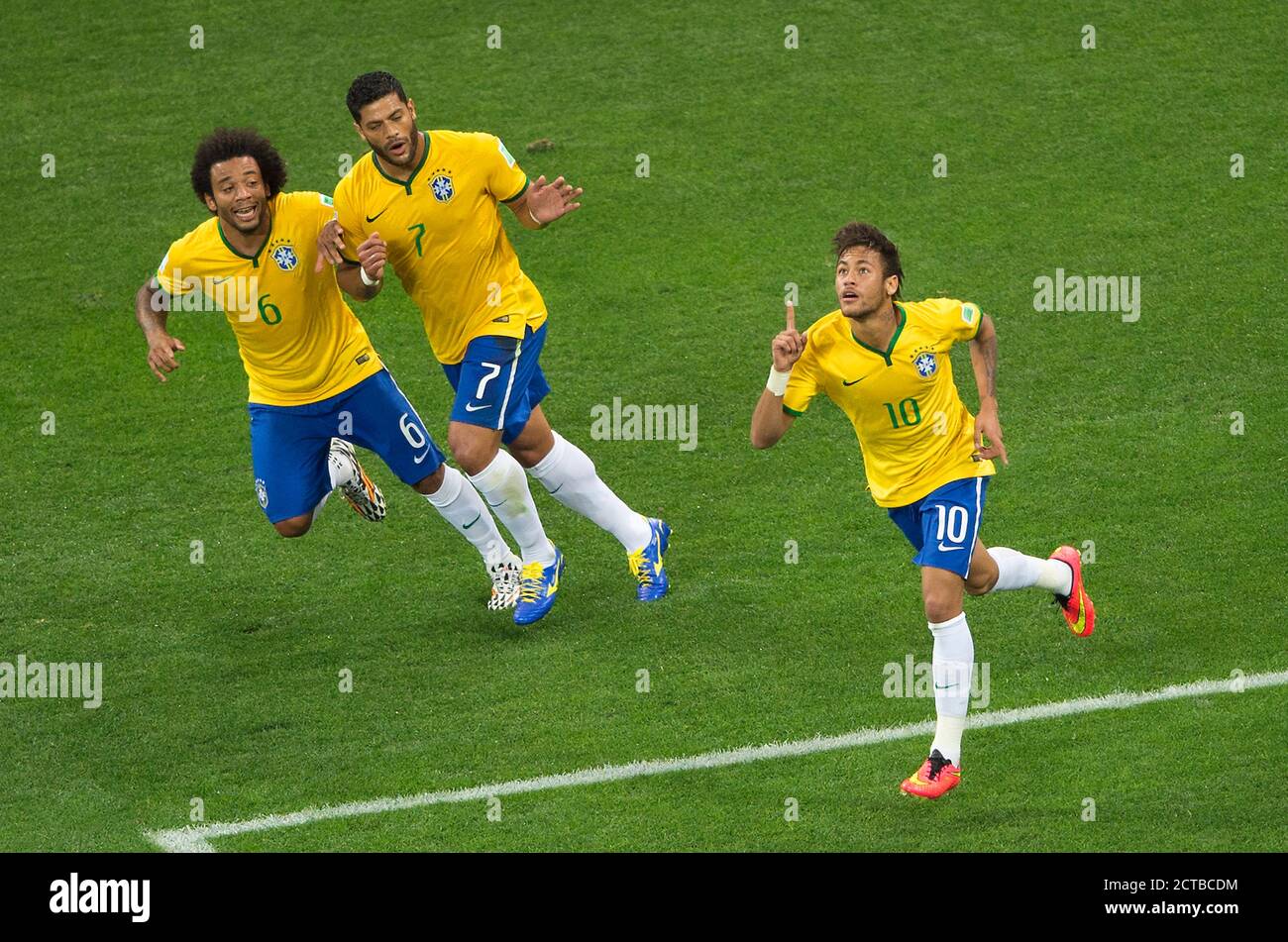 Neymar célèbre son eqialiiser pour le Brésil 1-1 Brésil / Croatie coupe du monde du Brésil 2014 - Arena de Sao Paolo image : Mark pain / ALAMY Banque D'Images