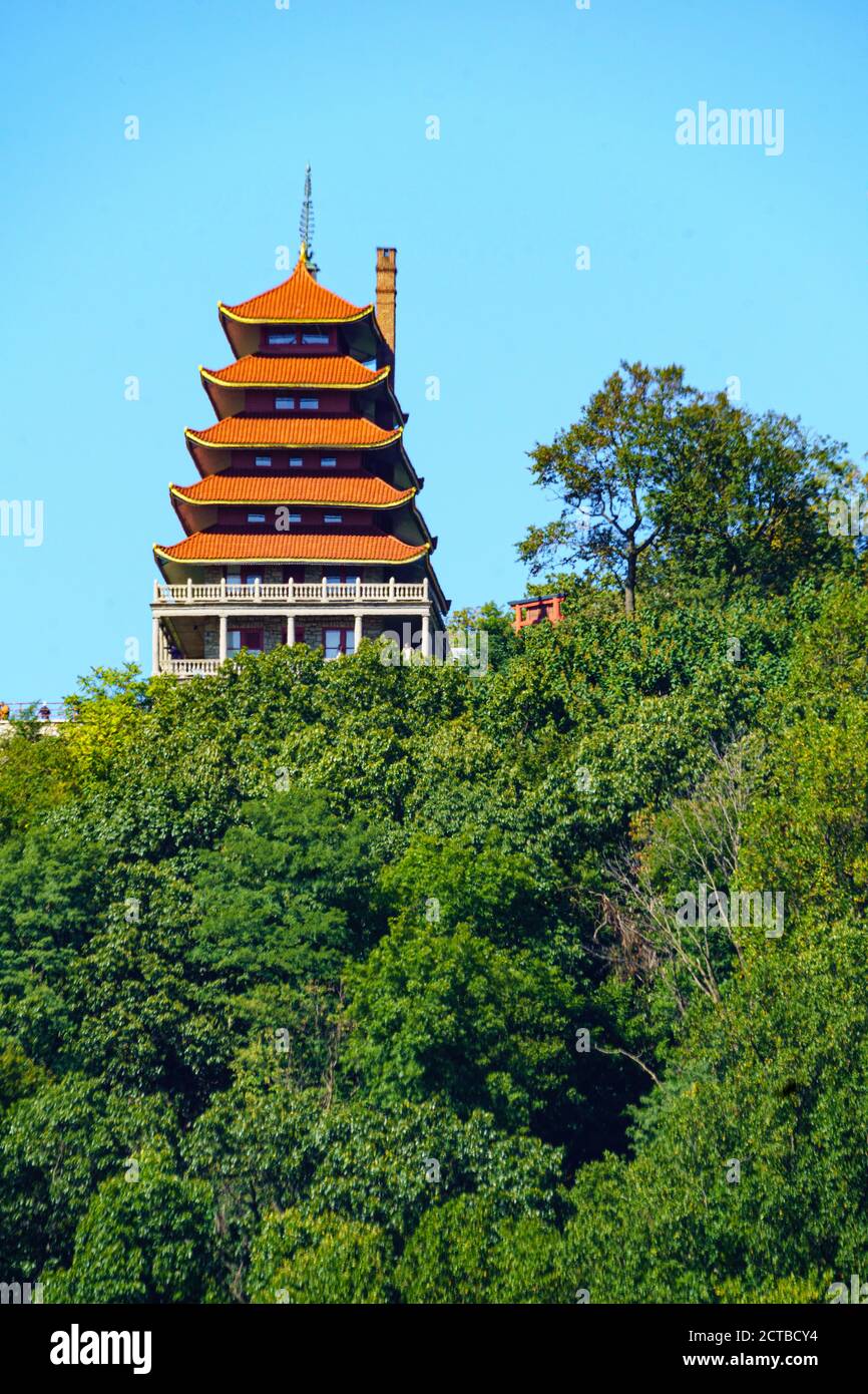 Reading, PA, USA - 19 septembre 2020 : une vue lointaine de la Pagode à Reading, comté de Berks, PA. Banque D'Images