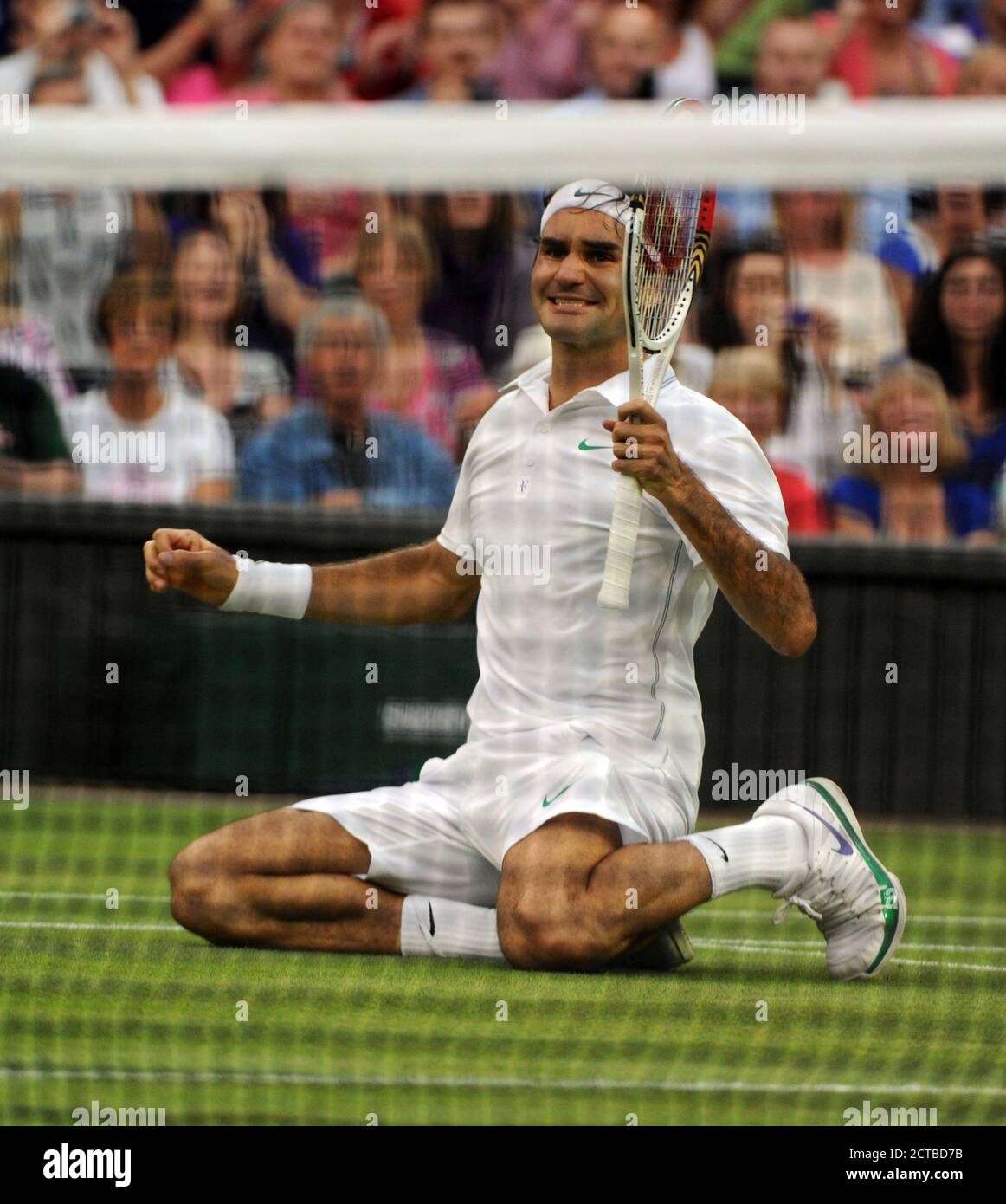 ROGER FEDERER REMPORTE LE TITRE MASCULIN DES CHAMPIONNATS DE WIMBLEDON 2012 PHOTO : © MARK PAIN / PHOTO DE STOCK D'ALAMY Banque D'Images