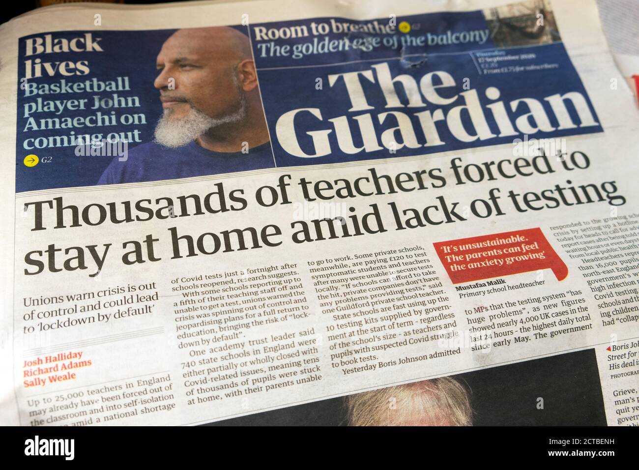 « des milliers d'enseignants contraints de rester à la maison dans un climat de manque Du titre du journal Guardian du 17 septembre 2020 à Londres, Angleterre, Royaume-Uni Banque D'Images