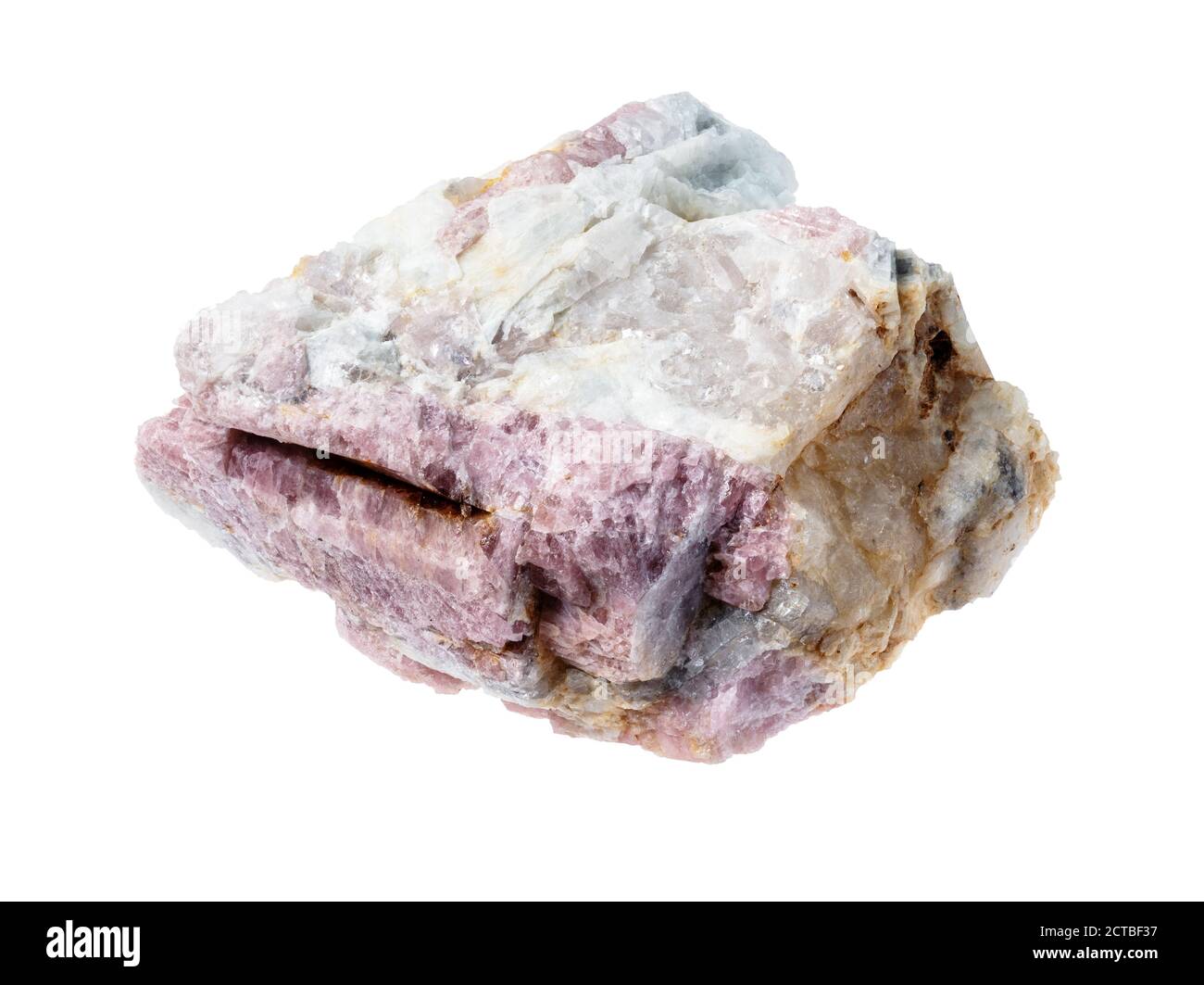 Minerai de Tourmaline rose non poli dans le feldspath et la découpe de  roche de quartz sur fond blanc Photo Stock - Alamy