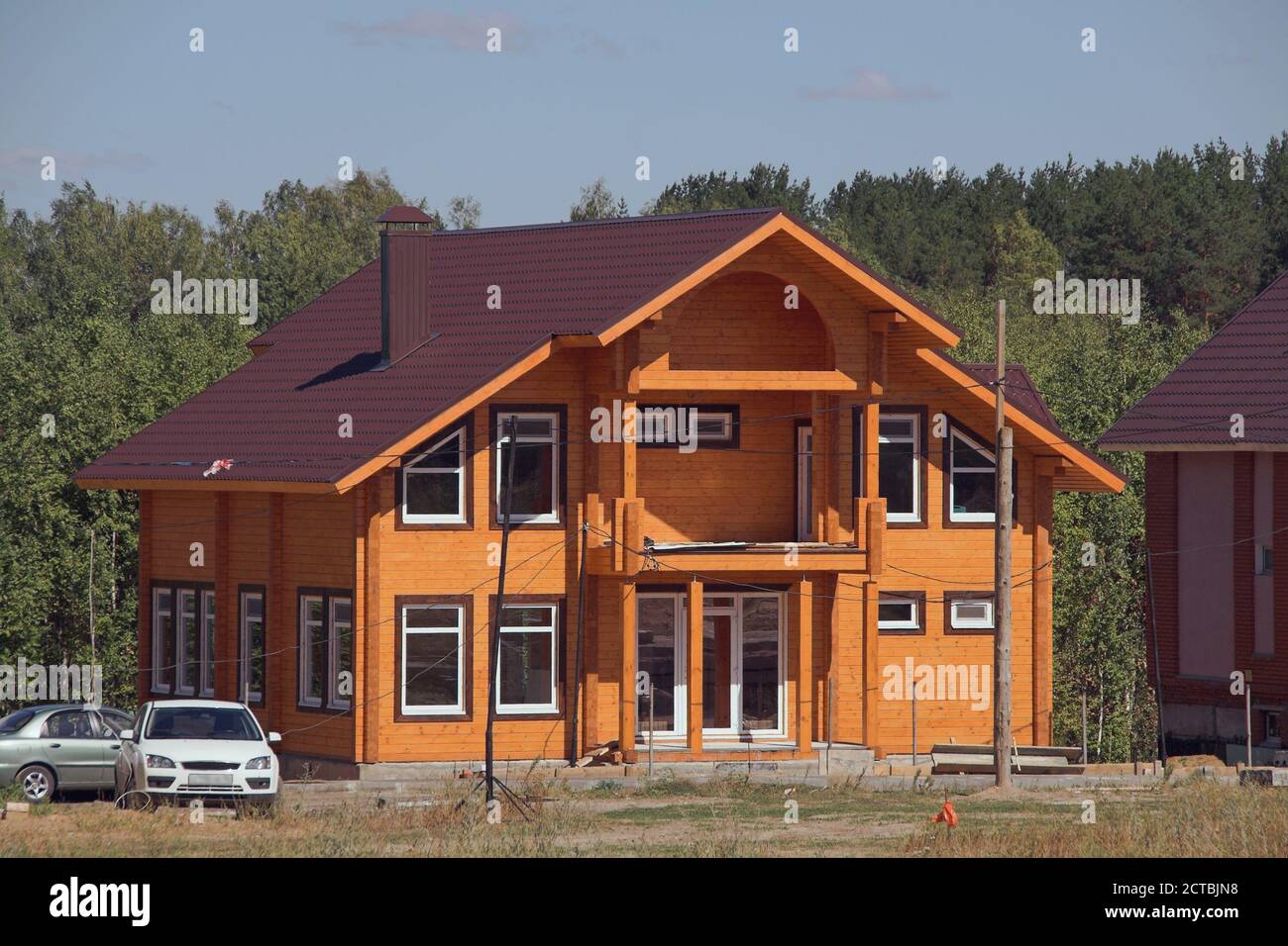 Nouveau cottage de deux étages avec bar en bois. Kazan, Russie Banque D'Images