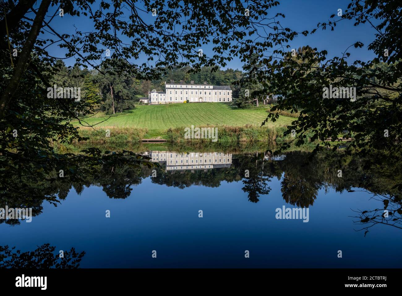 Waddow Hall sur les rives de la rivière Ribble est un centre de conférence et d'activités pour Girl guidant UK près de Clitheroe, Lancashire. Banque D'Images