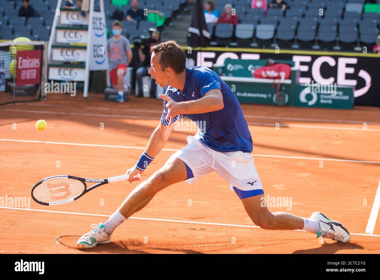 21 septembre 2020, Hambourg : circuit ATP de tennis - Open d'Allemagne, singles, men, 1er tour dans le stade de Rothenbaum. Kohlschreiber (Allemagne) - Fognini (Italie). Philipp Kohlschreiber en action. Photo: Daniel Bockwoldt/dpa Banque D'Images