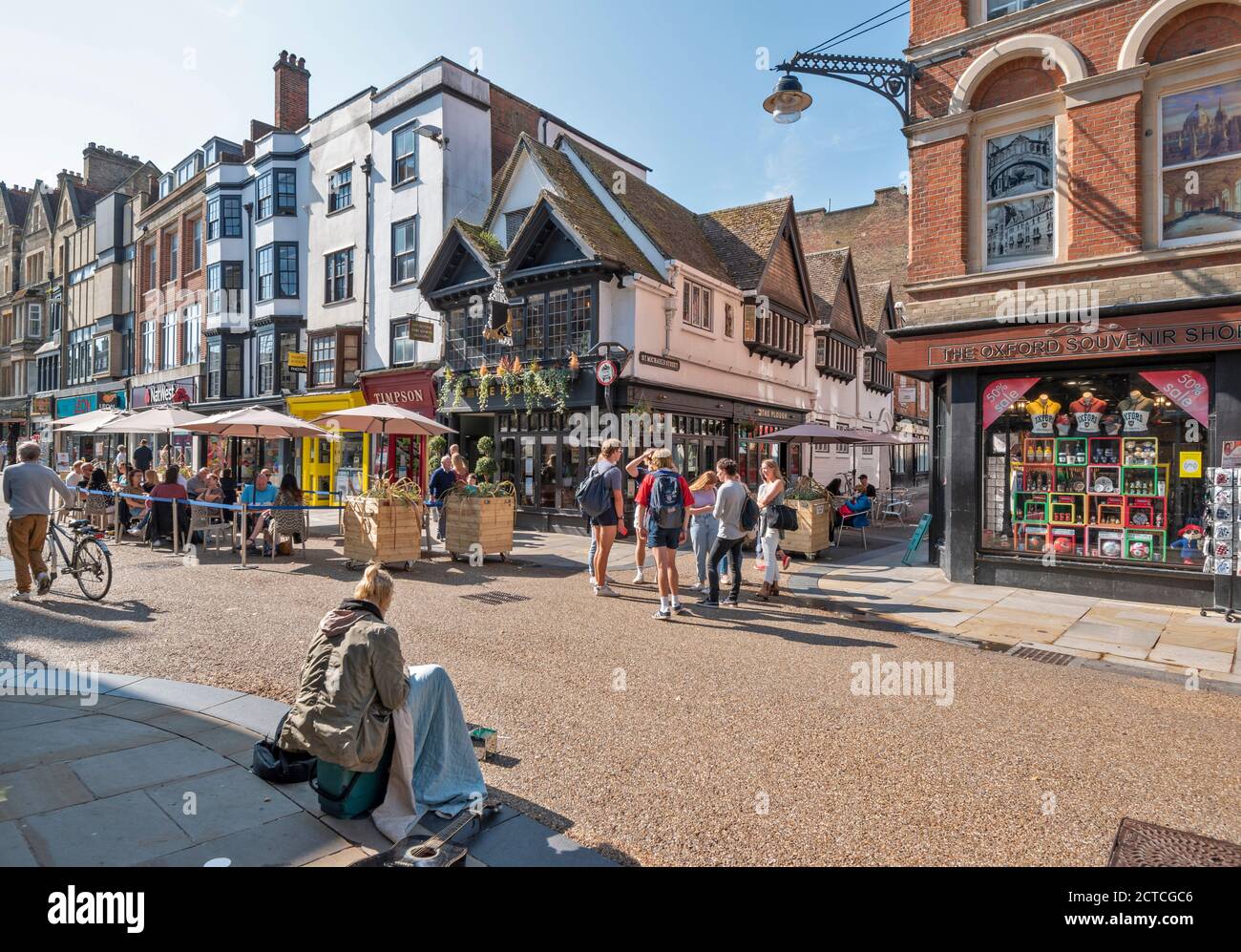 OXFORD VILLE ANGLETERRE LA CHARRUE AU 38 COIN DE LA MAISON PUBLIQUE DE CORNMARKET ET DE LA RUE ST.MICHAELS Banque D'Images