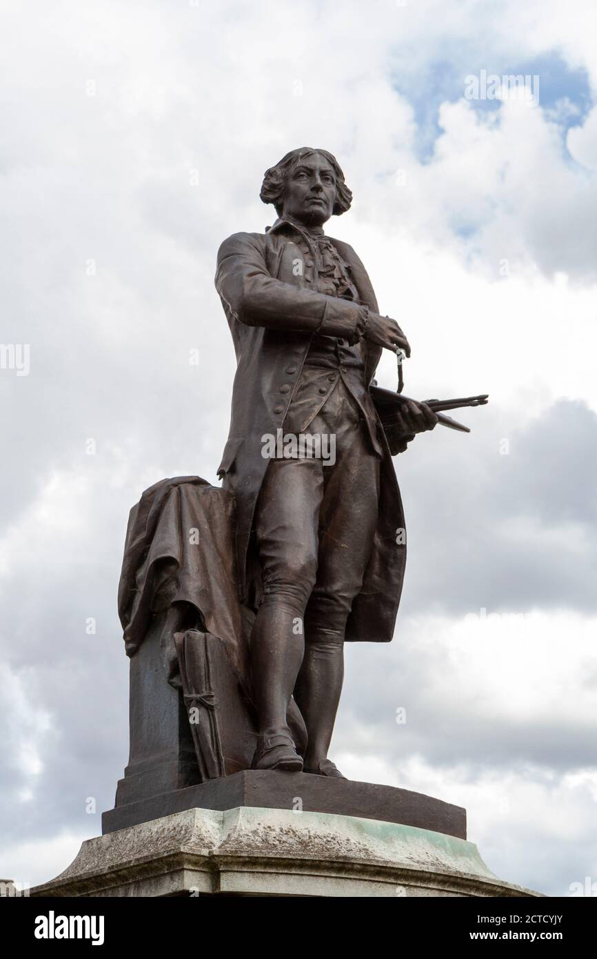 Statue de Thomas Gainsborough sur Market Hill à Sudbury, une ville de marché de Suffolk, au Royaume-Uni. Banque D'Images