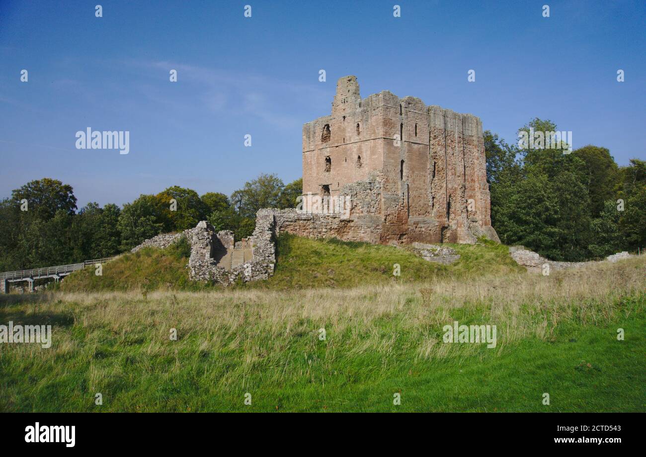 Ruine du XIIe siècle Château de Norham, Northumberland, Angleterre, Royaume-Uni un sujet favori de l'artiste JMW Turner. Banque D'Images