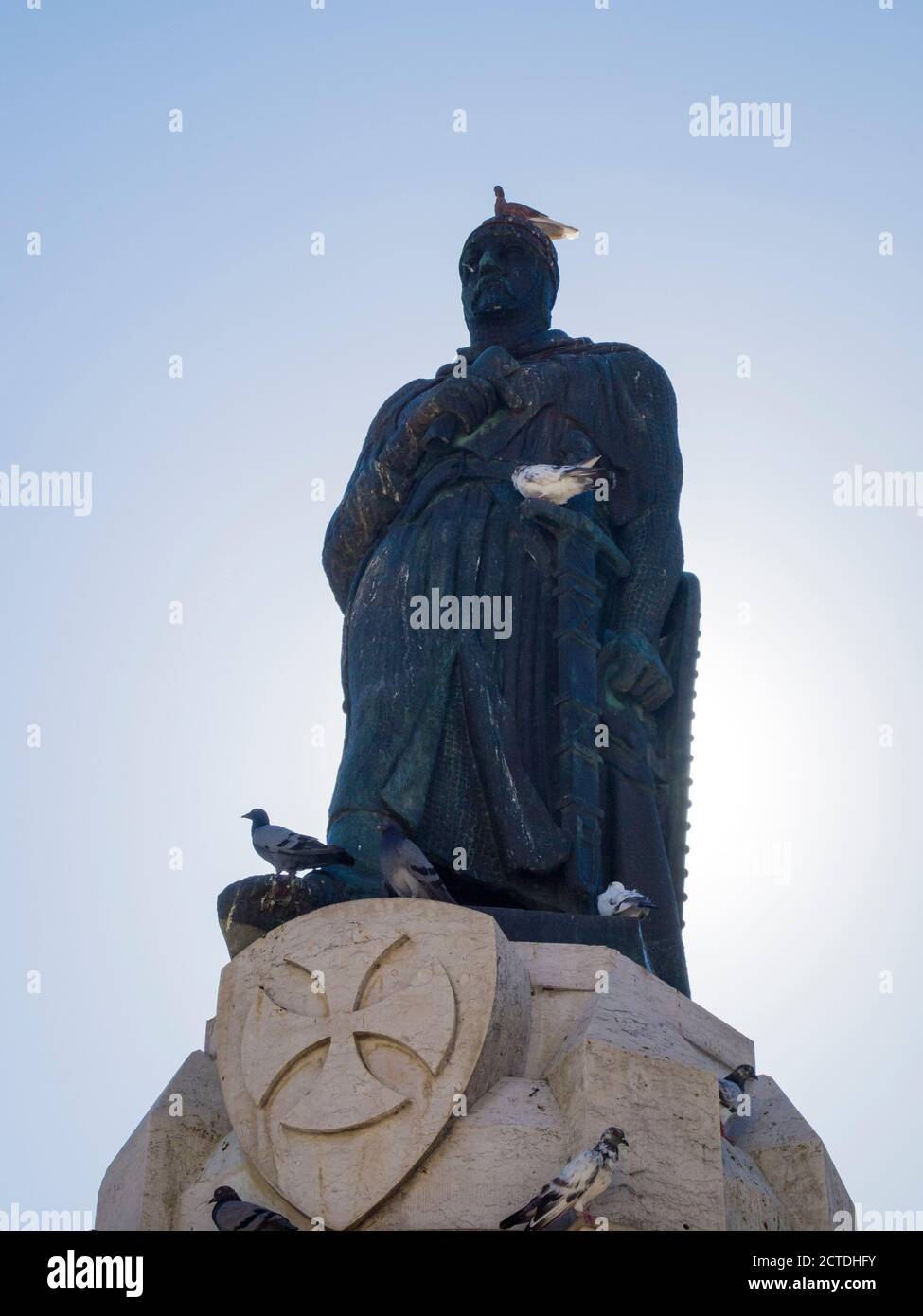 D. Gualdim Pais statue en bronze, maître templier de l'ordre du Christ, Tomar, Portugal Banque D'Images