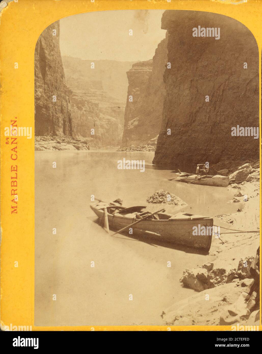 Marble Cañon, le cañon à midi. Barque vide sur les rives de la rivière., Powell, John Wesley (1834-1902), 1871, Colorado River (Colop-Mexico), États-Unis Banque D'Images