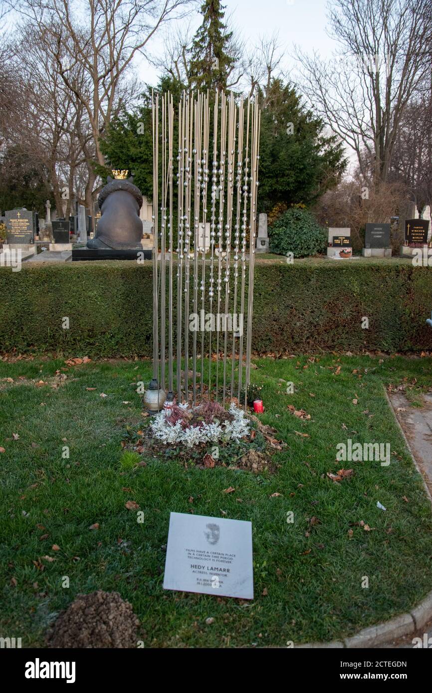 Tombe de Hedy Lamarr, née Hedwig Eva Maria Kiesler (9 novembre 1914[a] – 19 janvier 2000), cimetière central de Vienne, Vienne, Autriche Banque D'Images