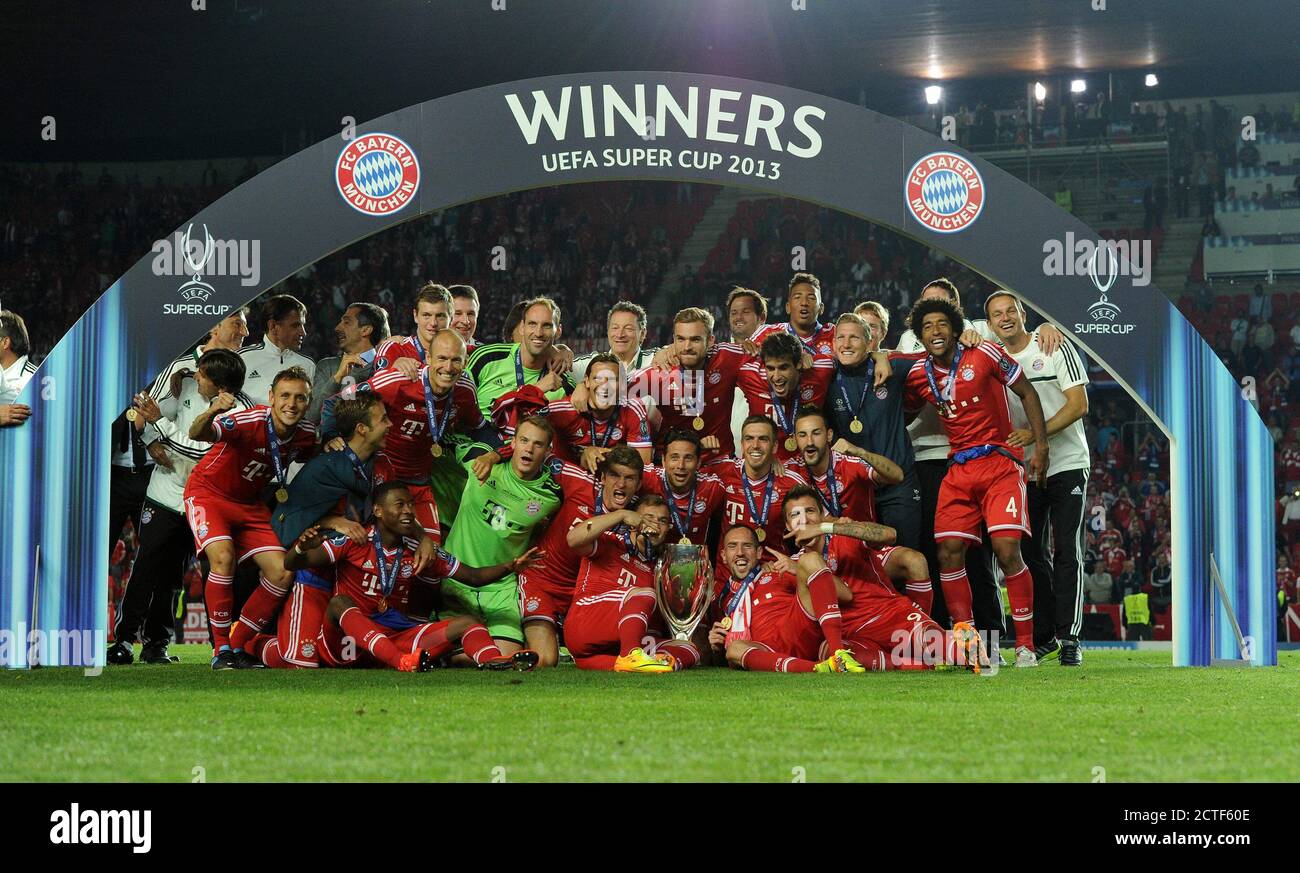 Firo football, football, 08/30/2013 UEFA Supercup Super Cup 2013, Prague Praha, FCB FC Bayern Munich, Muenchen - FC Chelsea Siegerfoto, Mannschaftsfoto, Sieger | utilisation dans le monde entier Banque D'Images