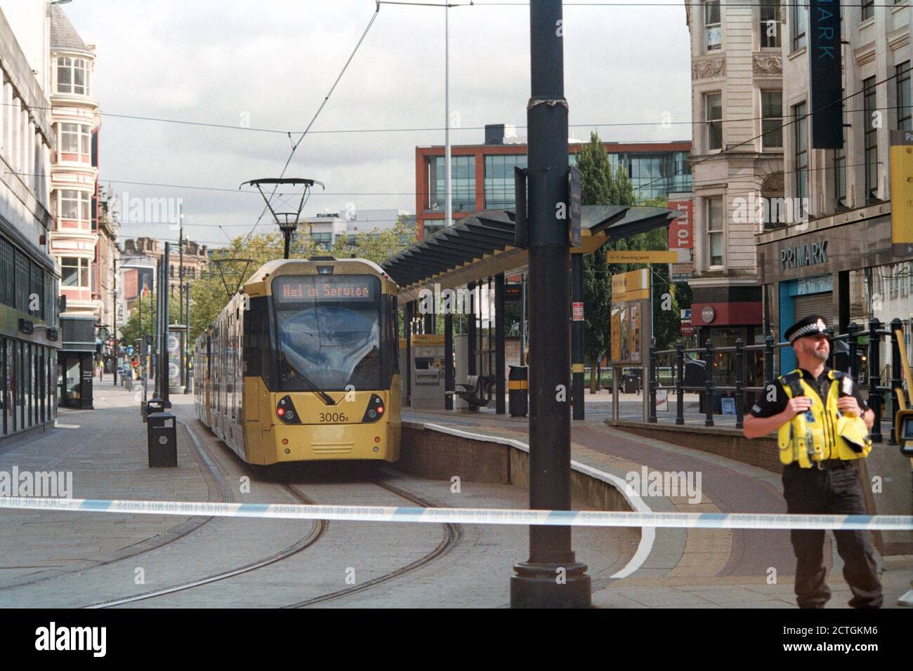 Manchester, 5 septembre 2020: En raison d'un "objet de fantaisie" a été trouvé dans un bus près de la gare routière de Manchester Piccadilly, le tram a été temporairement arrêté. Banque D'Images