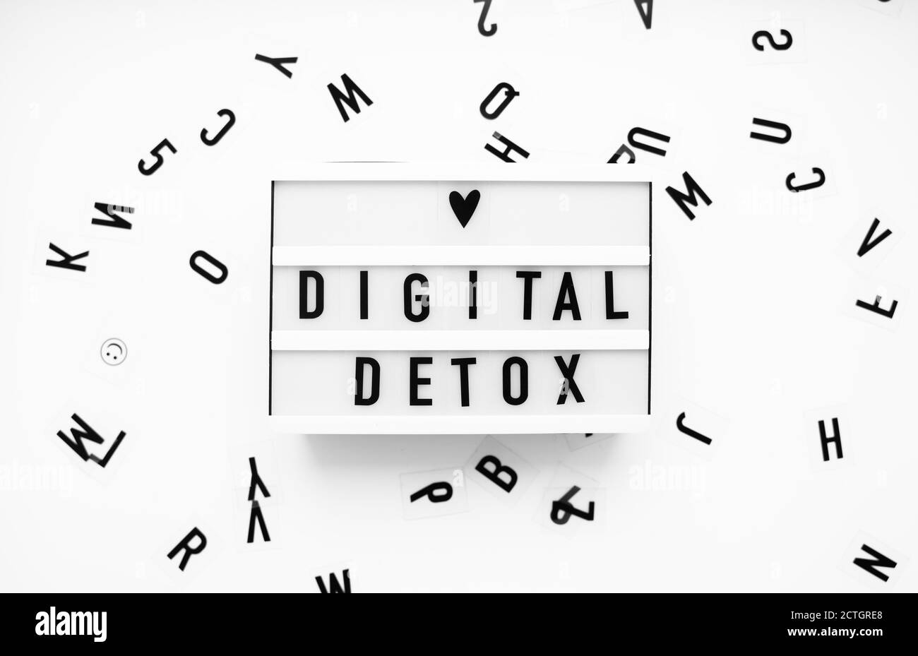 digital detox mots sur la visionneuse blanche. concept de unlpug, rupture de technologie. Banque D'Images