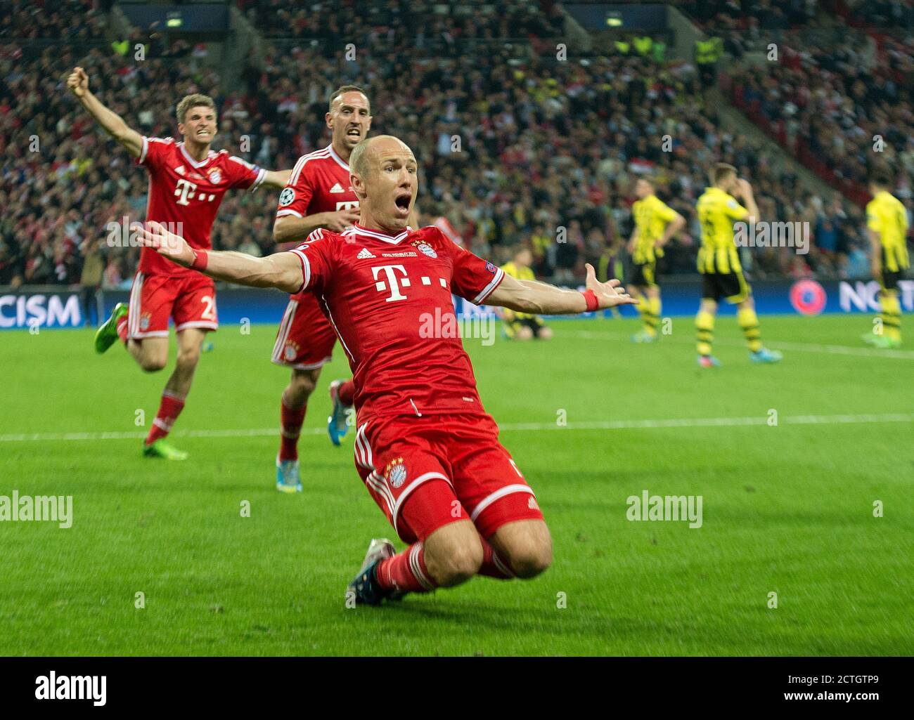 ARJEN ROBBEN CÉLÈBRE LE SCORE DU BAYERN MUNICH POUR GAGNER LA LIGUE DES CHAMPIONS BORUSSIA DORTMUND / FC BAYERN MUNICH CL FINAL 2013. IMAGE : MARQUER LA DOULEUR Banque D'Images