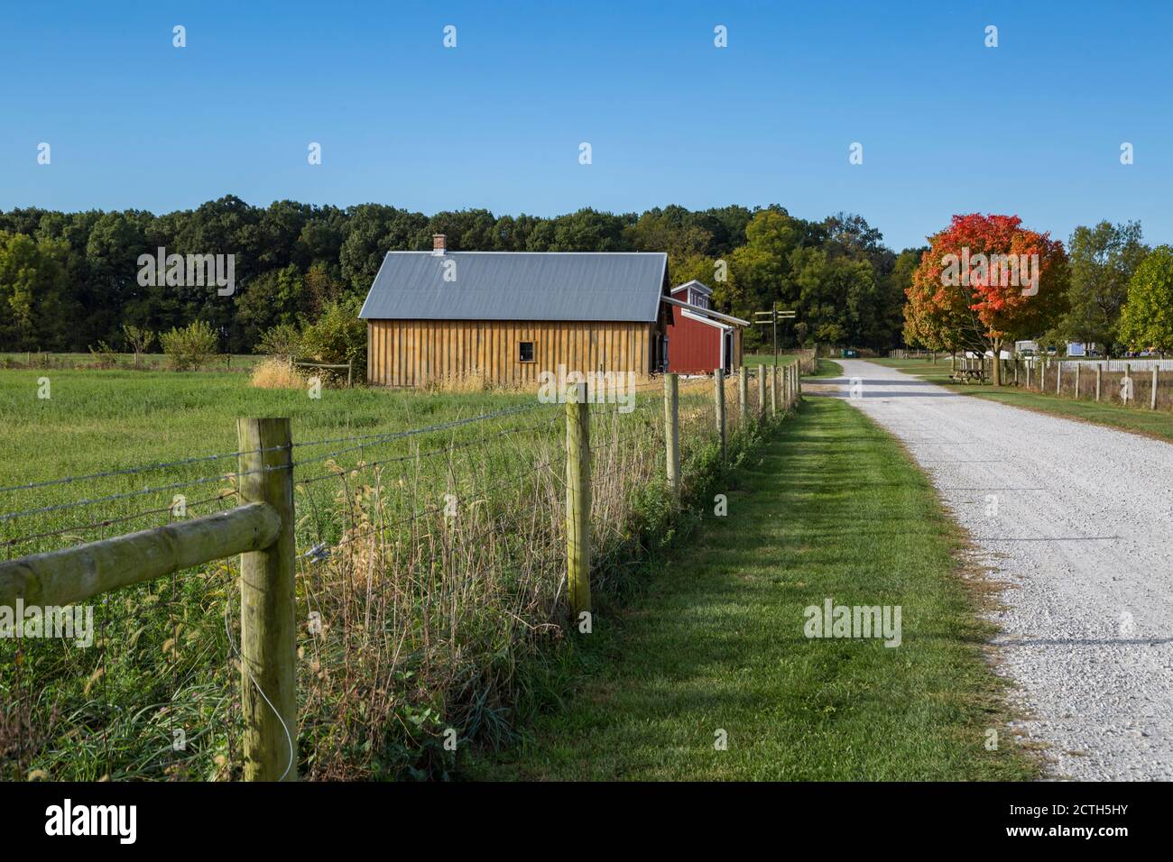 Fenceline le long de la route à la ferme à Prophetstown State Park Living Musée d'histoire Battleground Indiana Banque D'Images