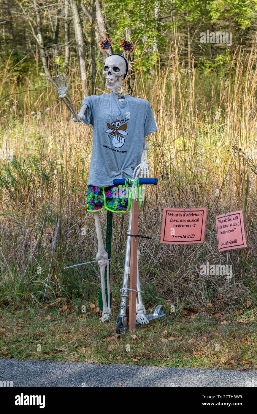 Inscription de Scarecrow au concours annuel d'automne au parc national de Prophetstown Living History Museum Battleground Indiana Banque D'Images
