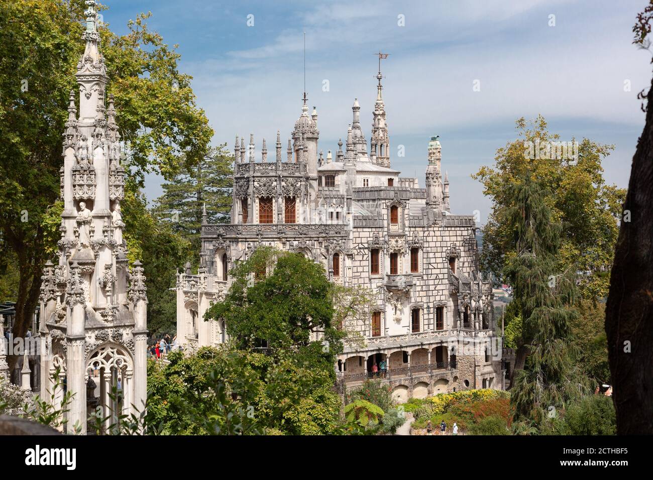 Sintra, Portugal - 11 septembre 2020 : la Quinta da Regaleira est l'un des monuments culturels les plus surprenants et énigmatiques de Sintra. Il Banque D'Images