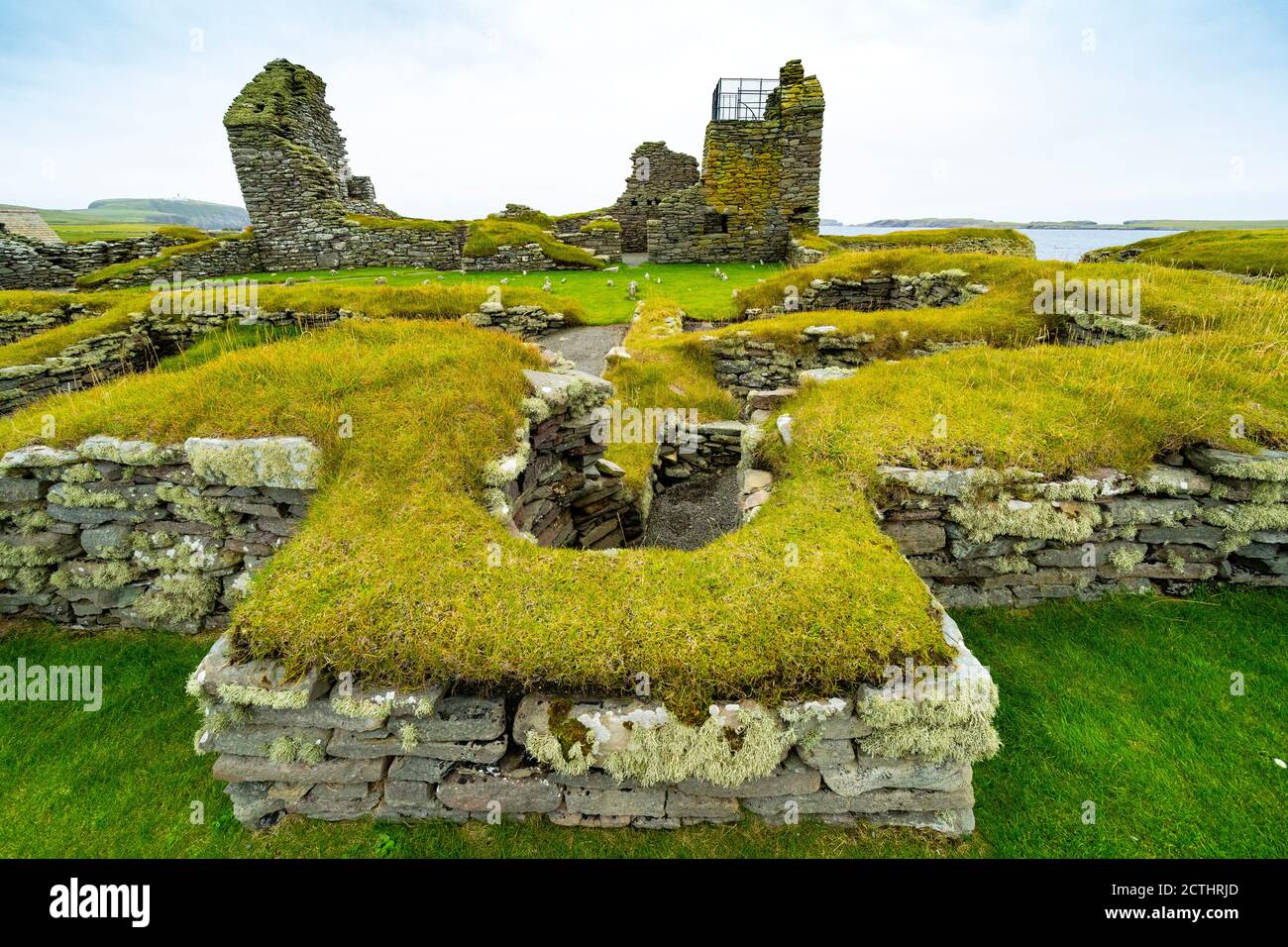 Vue sur le site archéologique des anciennes colonies de Jarlshof à Shetland, Écosse, Royaume-Uni Banque D'Images