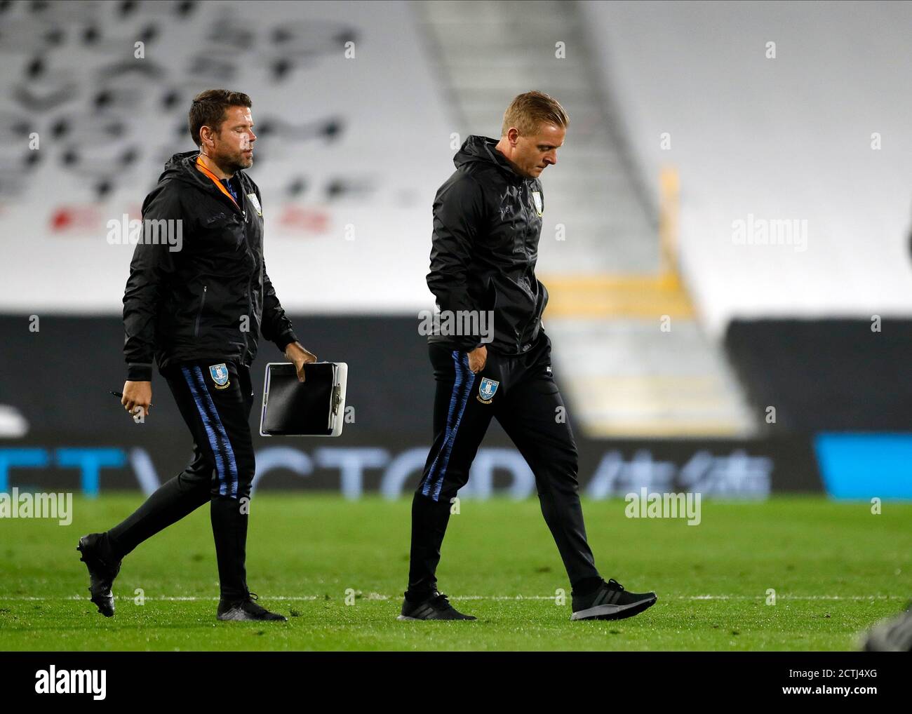 Craven Cottage, Londres, Royaume-Uni. 23 septembre 2020. Coupe de la Ligue de football anglaise, Carabao Cup football, Fulham versus Sheffield mercredi ; Garry Monk, directeur de Sheffield Wednesday, regarde le terrain avec déception en marchant vers le tunnel des joueurs à mi-temps Credit: Action plus Sports/Alay Live News Banque D'Images