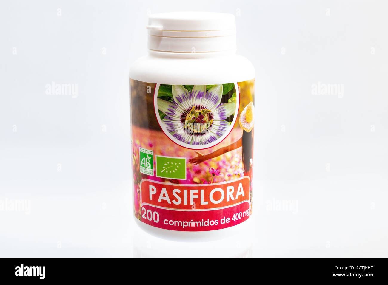 Huelva, Espagne-septembre 23,2020: Pilules de supplément alimentaire de fleur de passion. Il aide à soulager l'insomnie et l'anxiété. Augmentez le niveau de gamma-aminobutyrique Banque D'Images