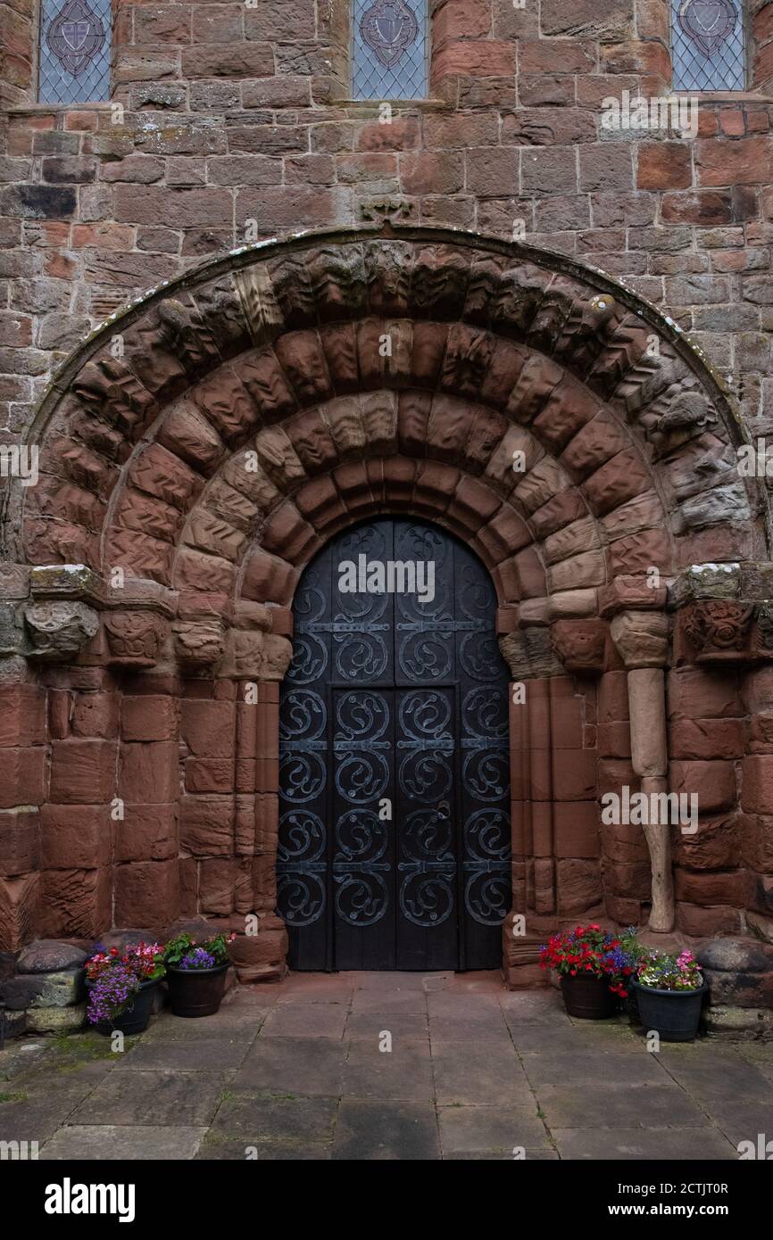 Porte de l'église du Prieuré de St Bees, St Bees, Cumbria, Angleterre, Royaume-Uni Banque D'Images