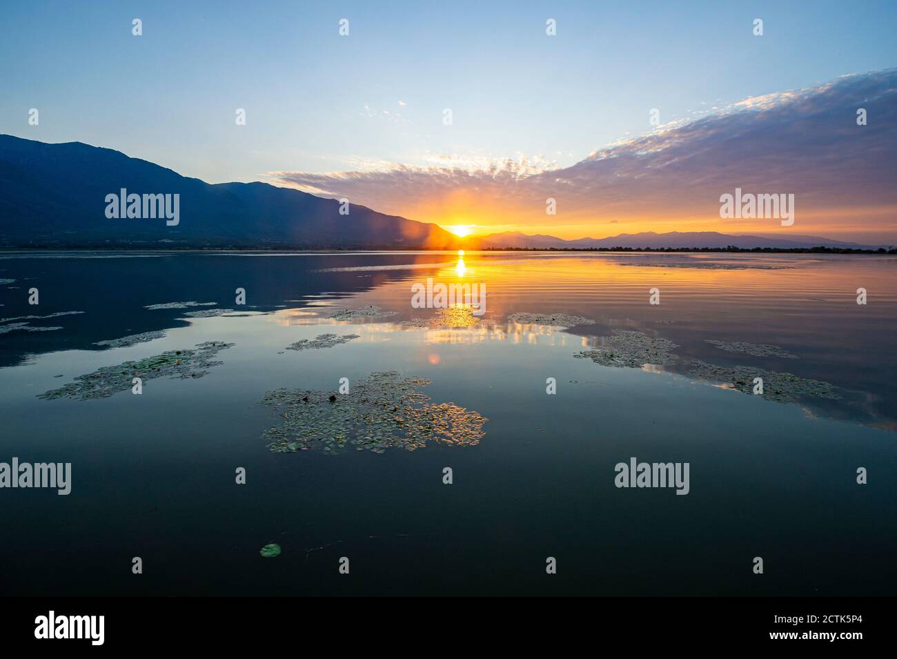Lac Kerkini au lever du soleil, Macédoine, Grèce Banque D'Images