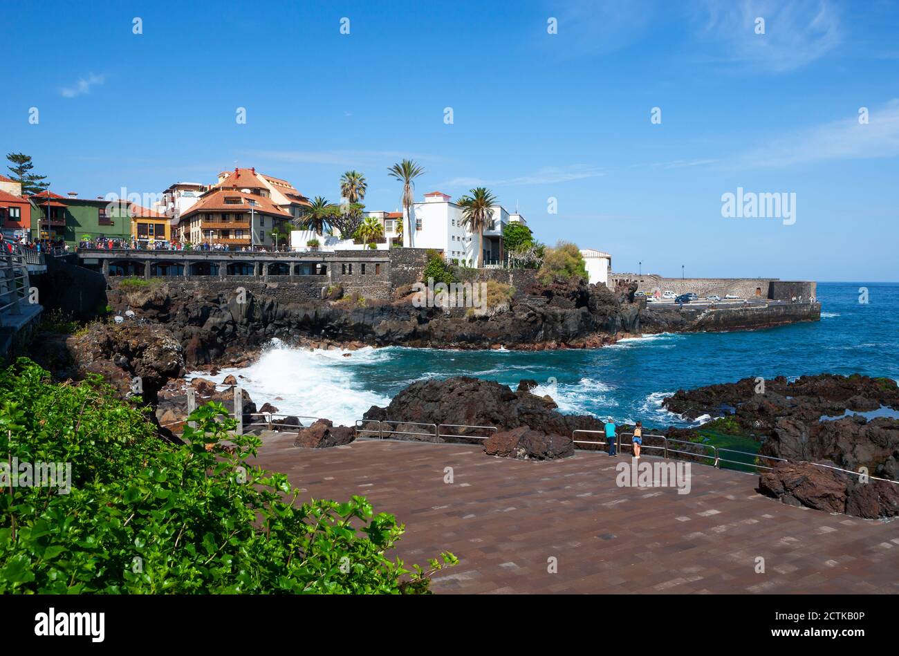 Espagne, îles Canaries, Puerto de la Cruz, promenade de Punta del Viento en été Banque D'Images