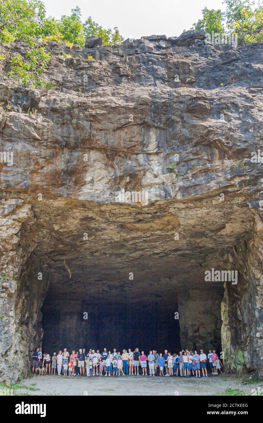 Huntsville Alabama, Land Trust Trails Historic Three Caves, entrée visite en groupe, Banque D'Images