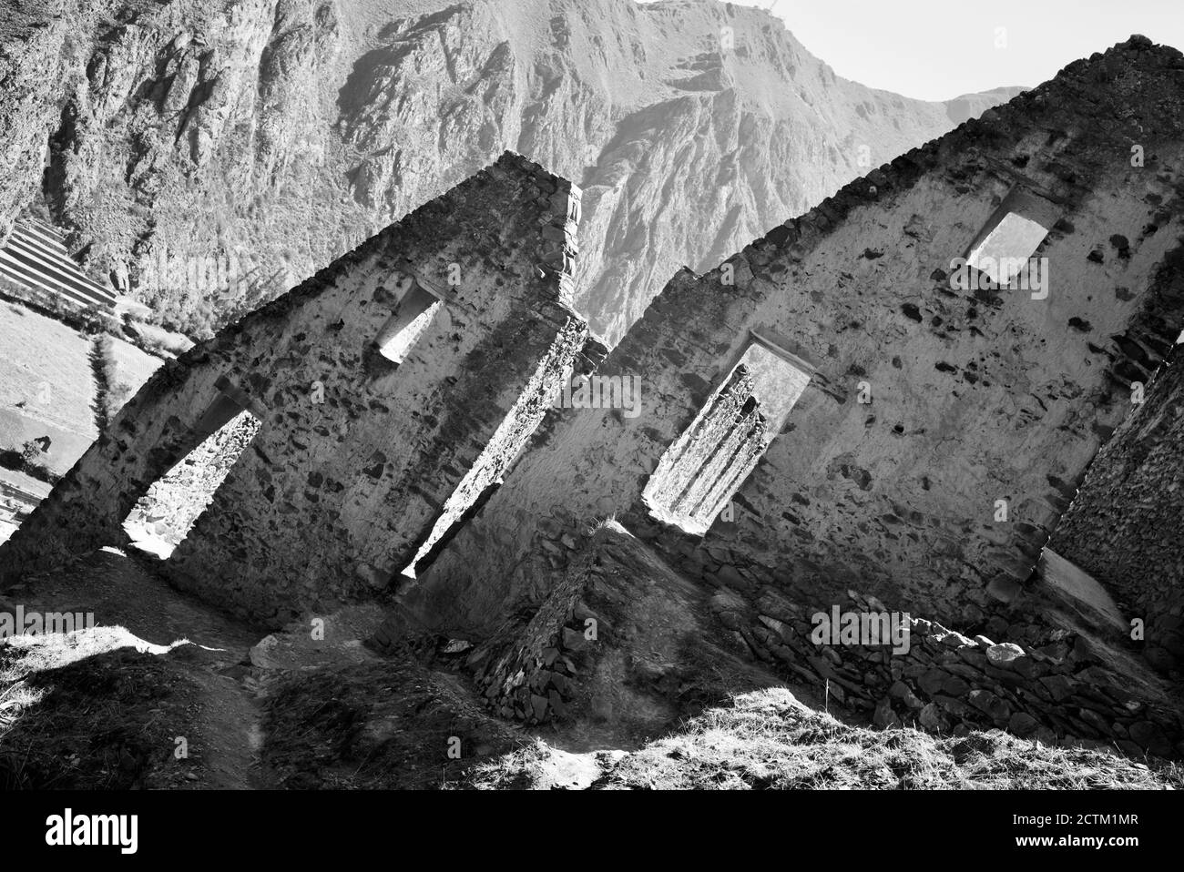 Les ruines de la maison d'Inca au-dessus de la ville d'Ollantaytambo Banque D'Images