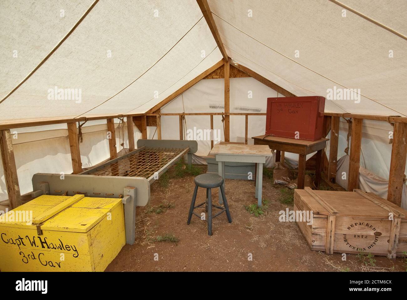 À l'intérieur de la tente recréée des officiers au fort Union National Monument, Nouveau-Mexique, États-Unis Banque D'Images