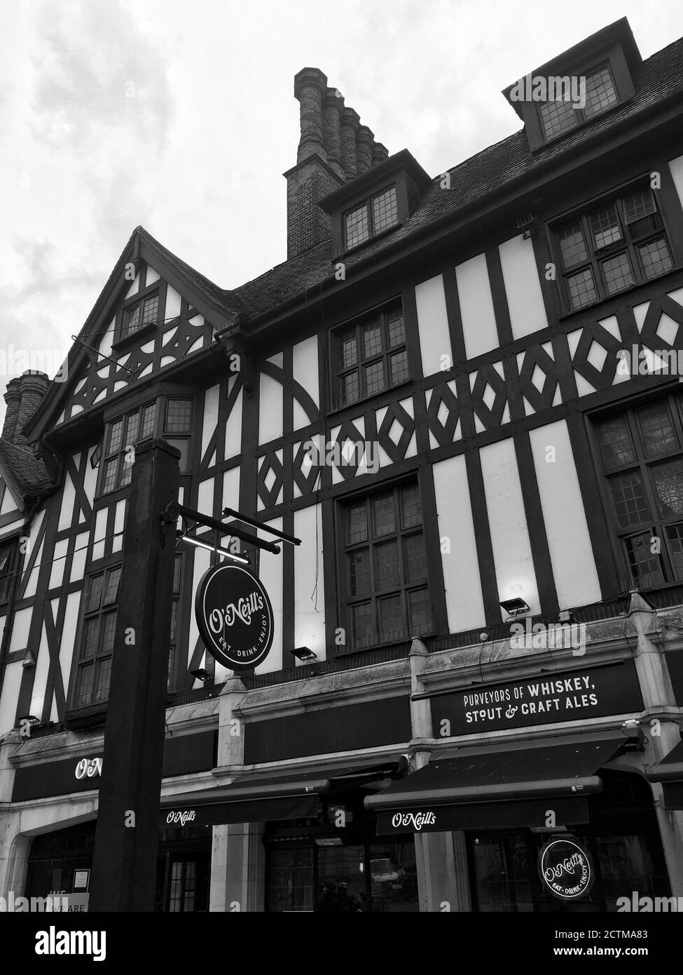 Faux Tudor public House à Londres Banque D'Images