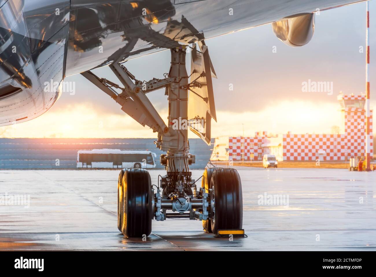 Trains D'atterrissage électriques Rétractables 210 Mm ZYHOBBY - Pour Avion RC 4-6 Kg