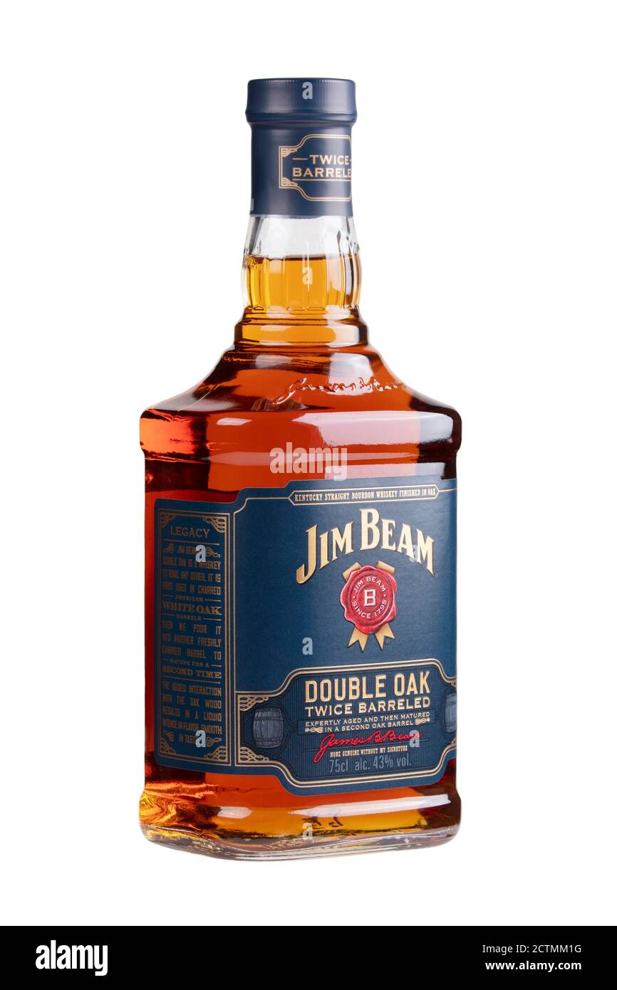 Guilin, Chine 8 mars 2020 UNE bouteille de Jim Beam un whisky Bourbon droit Kentucky isolé sur fond blanc Banque D'Images