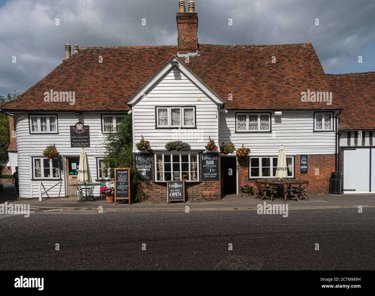 The Chequrs Inn dans le village de Smarden, Kent, Royaume-Uni Banque D'Images