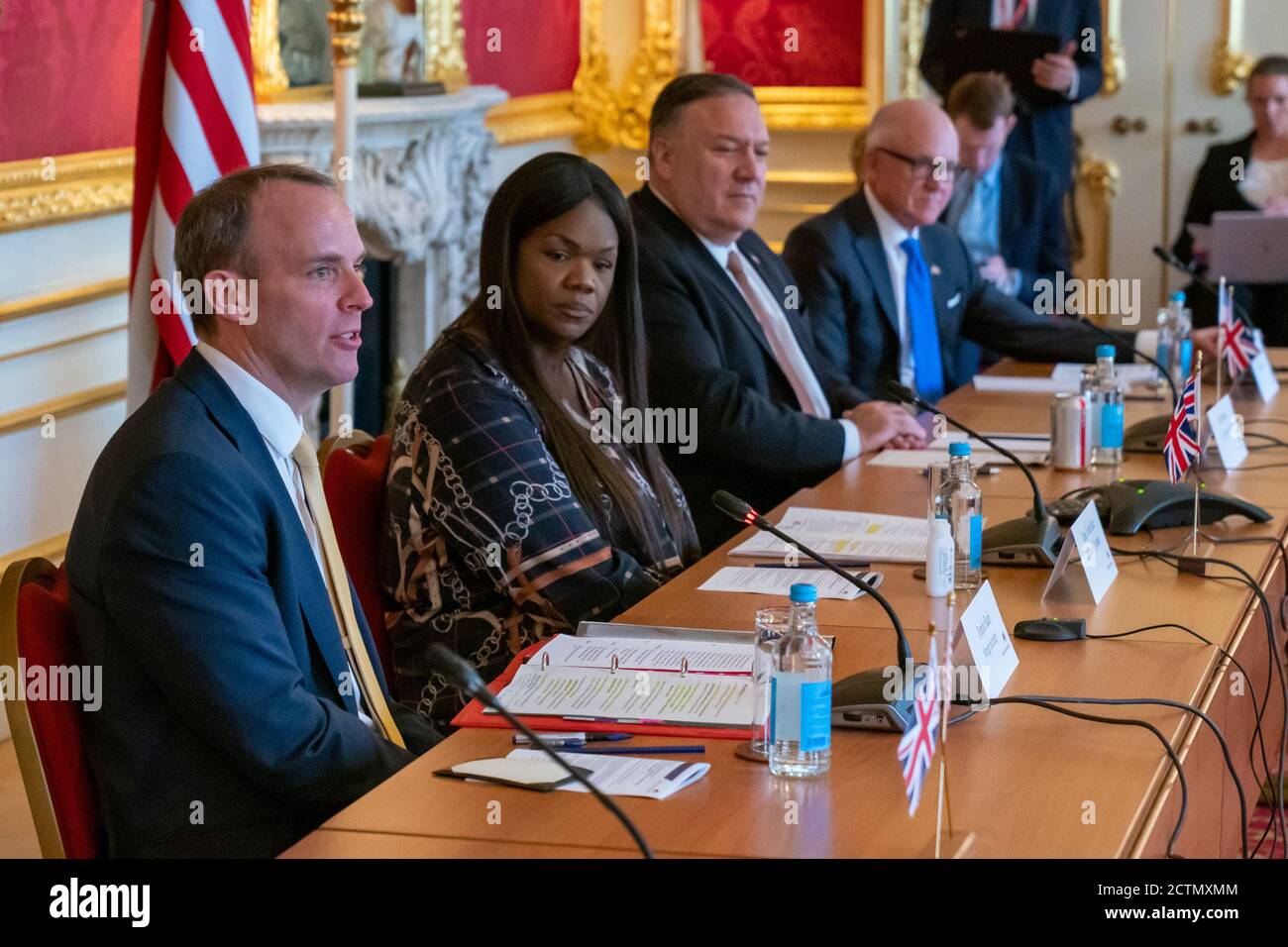 Le 21 juillet 2020, le secrétaire d'État américain Mike Pompeo a participé à une table ronde commerciale avec le British American Business Council au Foreign and Commonwealth Office à Londres pour discuter des relations commerciales entre les États-Unis et le Royaume-Uni. Banque D'Images