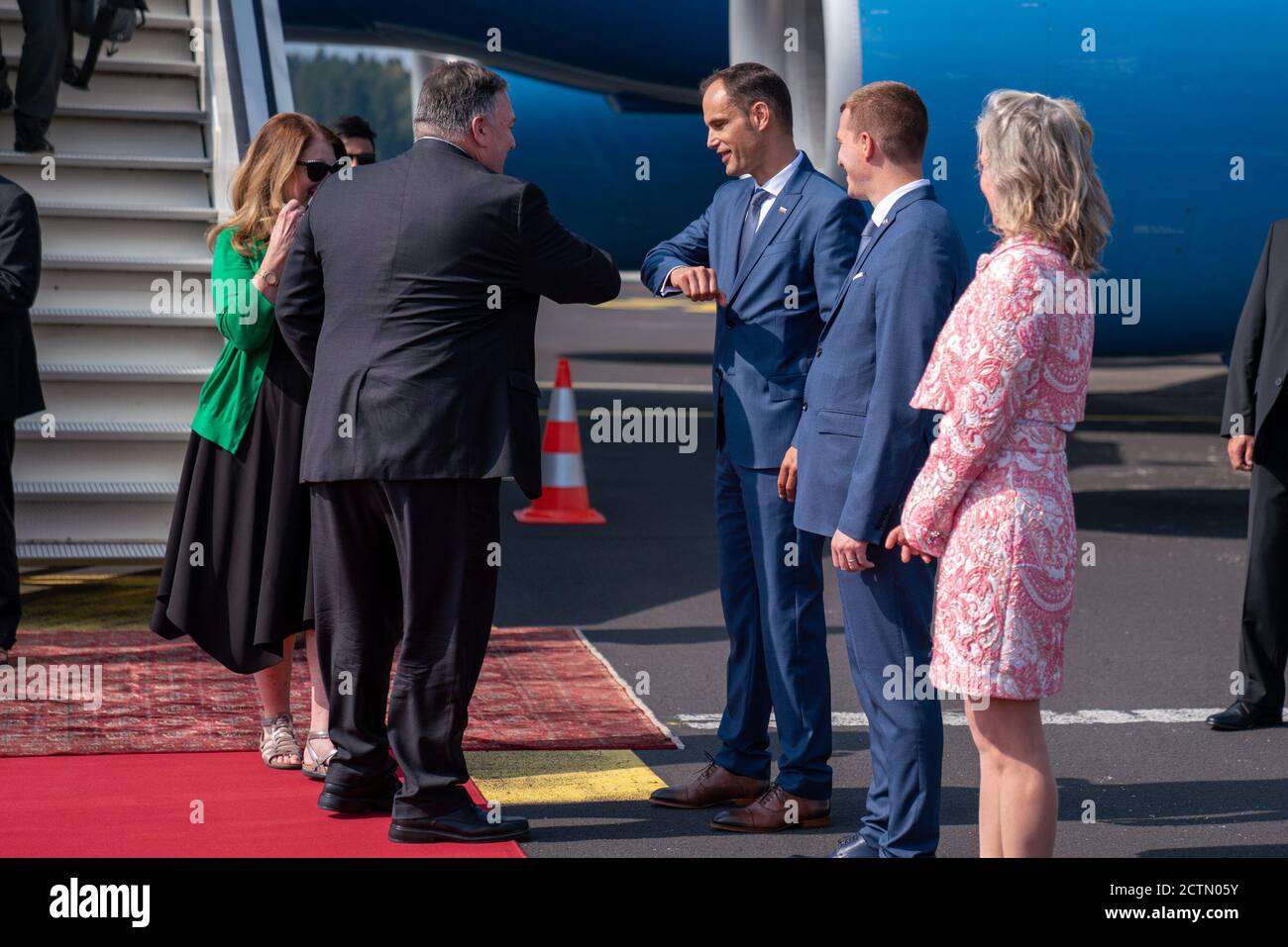 Le secrétaire Pompeo arrive à Ljubljana . Le secrétaire d'État Michael R. Pompeo arrive à l'aéroport Jože Pučnik de Ljubljana, en Slovénie, le 13 août 2020. Banque D'Images