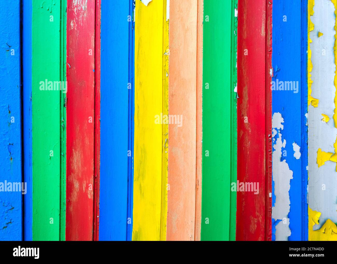 Surface de bois ancien peint en planche colorée comme arrière-plan Banque D'Images