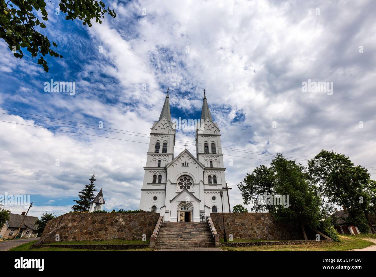 L'Église de la Divine Providence est une église catholique de la ville agricole de Slobodka Braslav, en Biélorussie. Un monument architectural dans la ne Banque D'Images