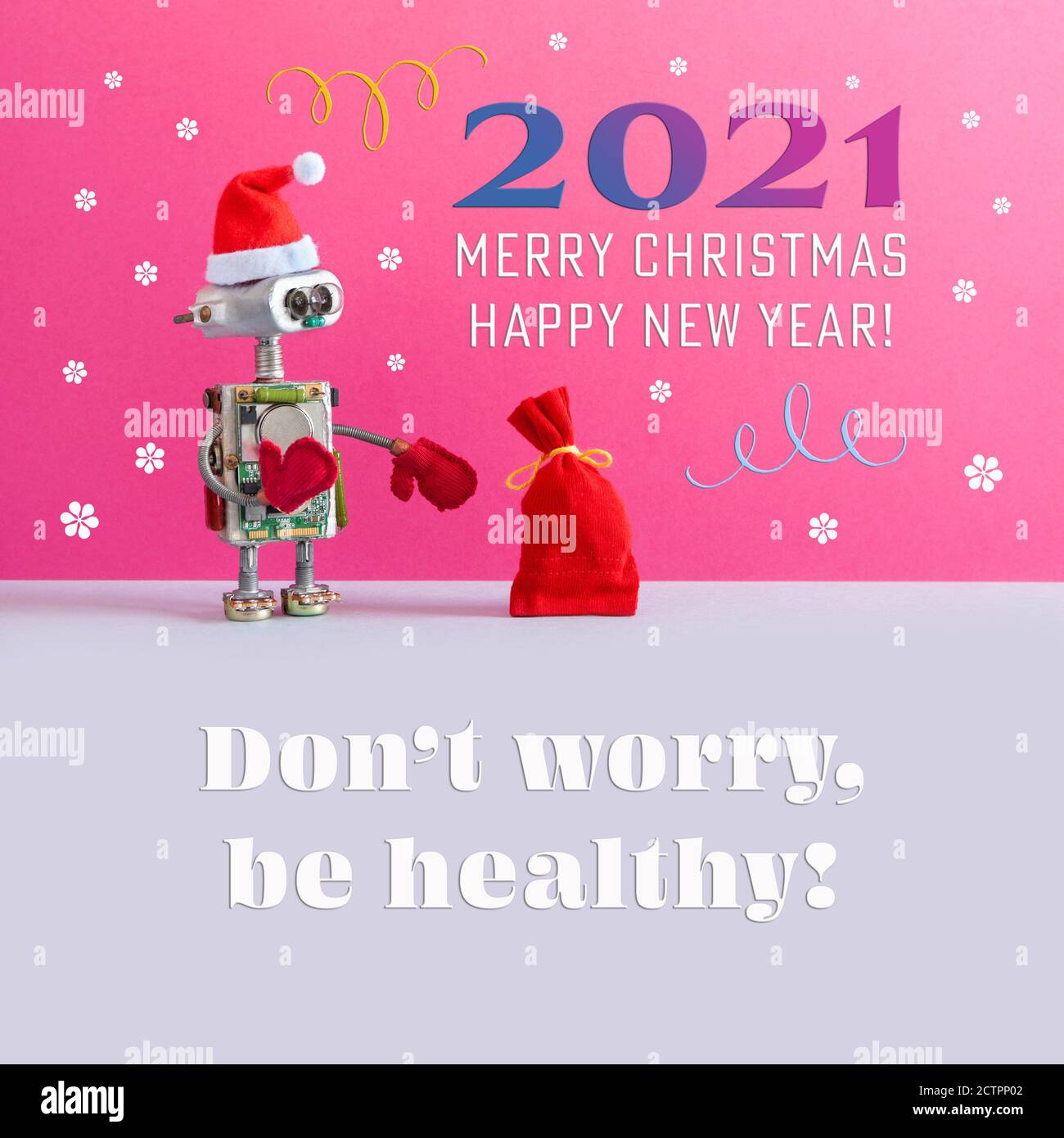 21 Joyeux Noel Bonne Annee Affiche De Vœux De Fete Carte Postale Amusante Avec Robot Du Pere Noel Sac De Noel Avec Cadeaux Message D Accueil Ne Le Souhaitez Pas Photo Stock