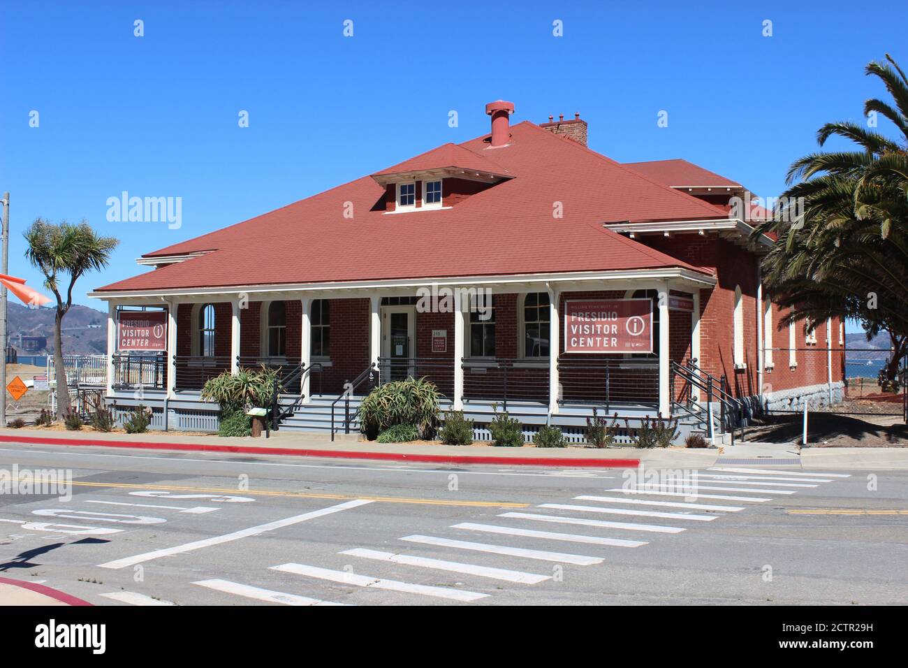 Centre des visiteurs, ancienne maison de guardhouse, main Post, Presidio, San Francisco, Californie Banque D'Images