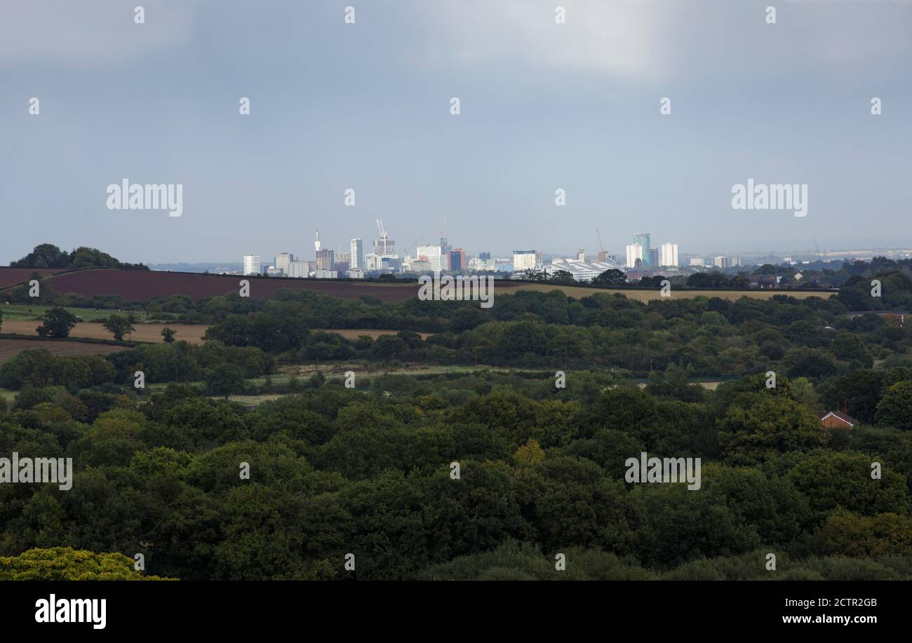 Le centre de Birmingham, Royaume-Uni, vu des collines de Waseley dans le Worcestershire Banque D'Images