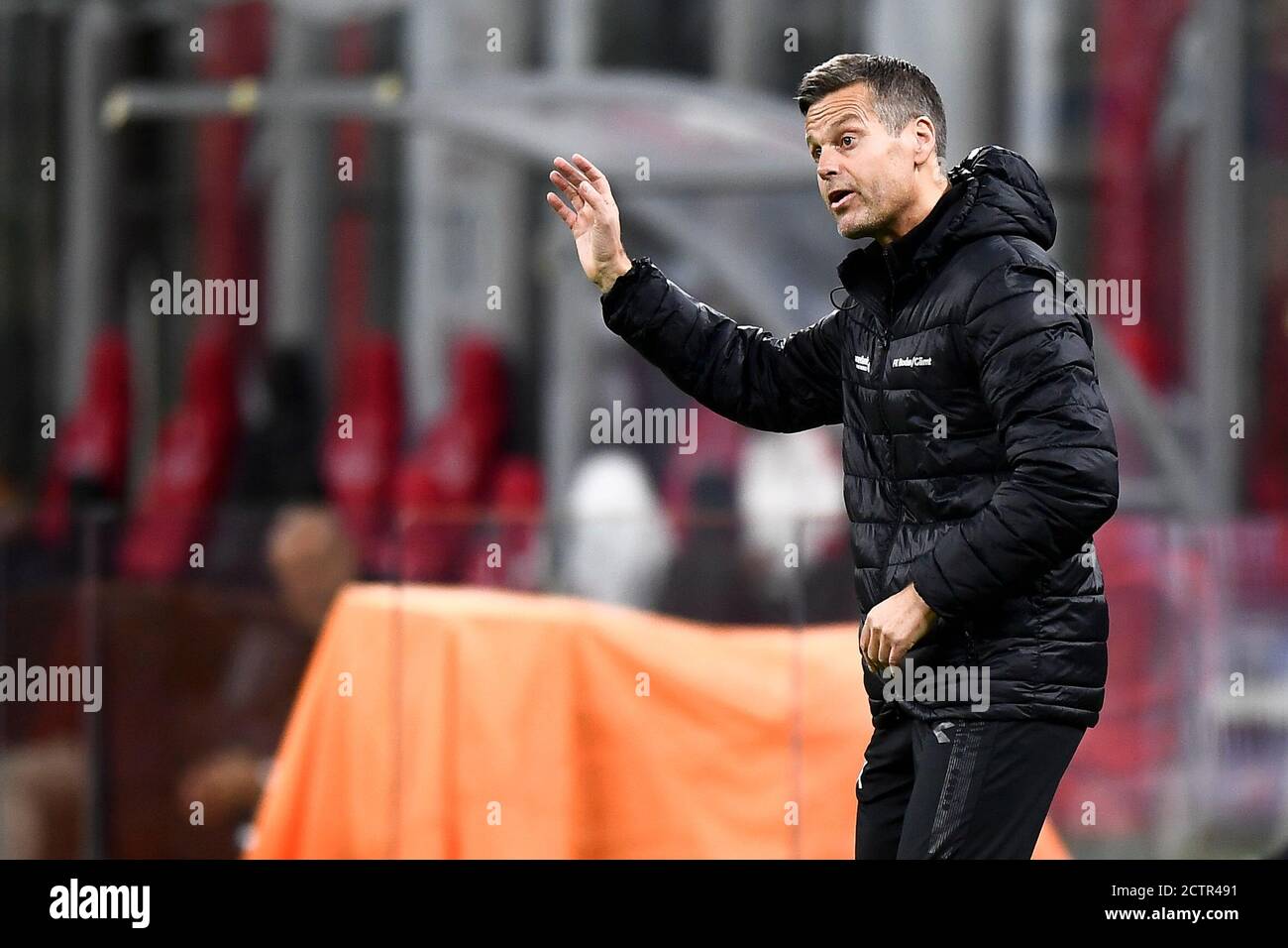 Milan, Italie. 24 septembre 2020. Kjetil Knutsen, entraîneur en chef de FK Bodo/Glimt, gestes lors du troisième tournoi de qualification de l'UEFA Europa League entre l'AC Milan et le FK Bodo/Glimt. Credit: SIPA USA/Alay Live News Banque D'Images