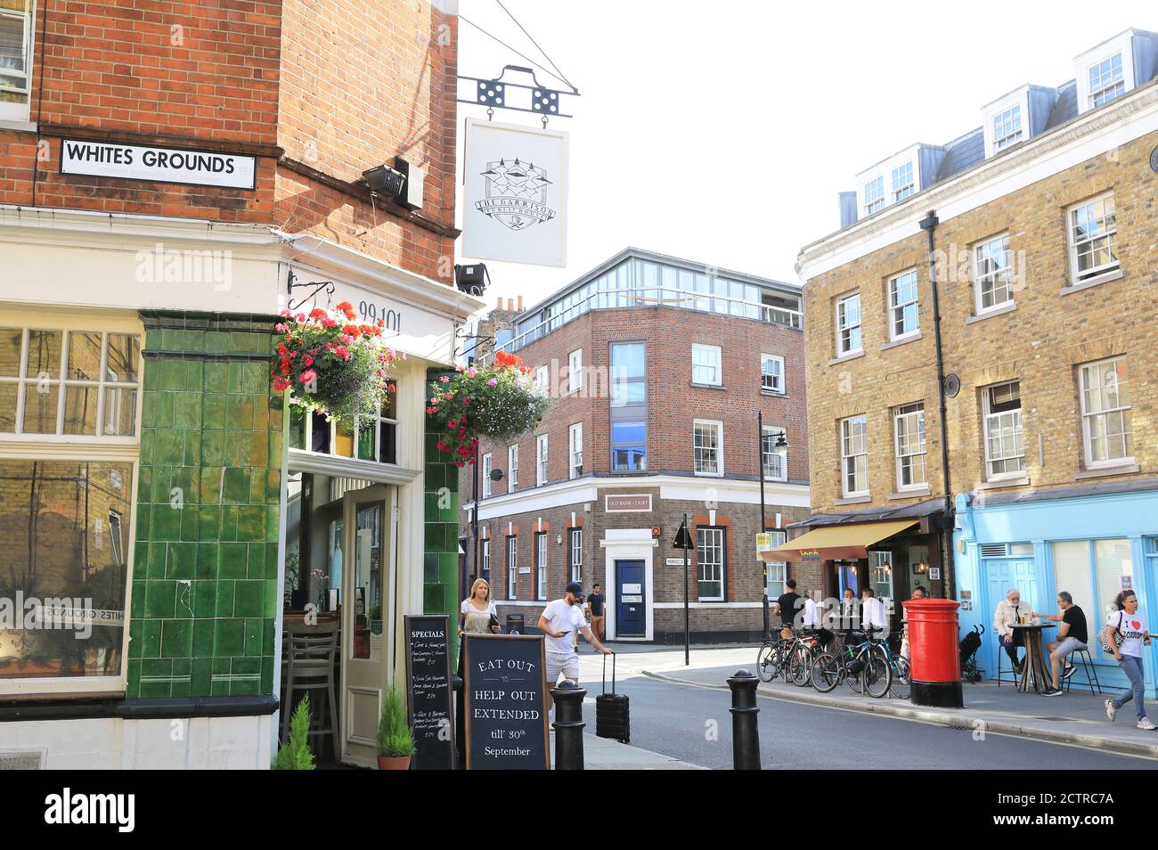 Pubs et restaurants sur la rue branchée Bermondsey Street à Southwark, dans le sud-ouest de Londres, Royaume-Uni Banque D'Images