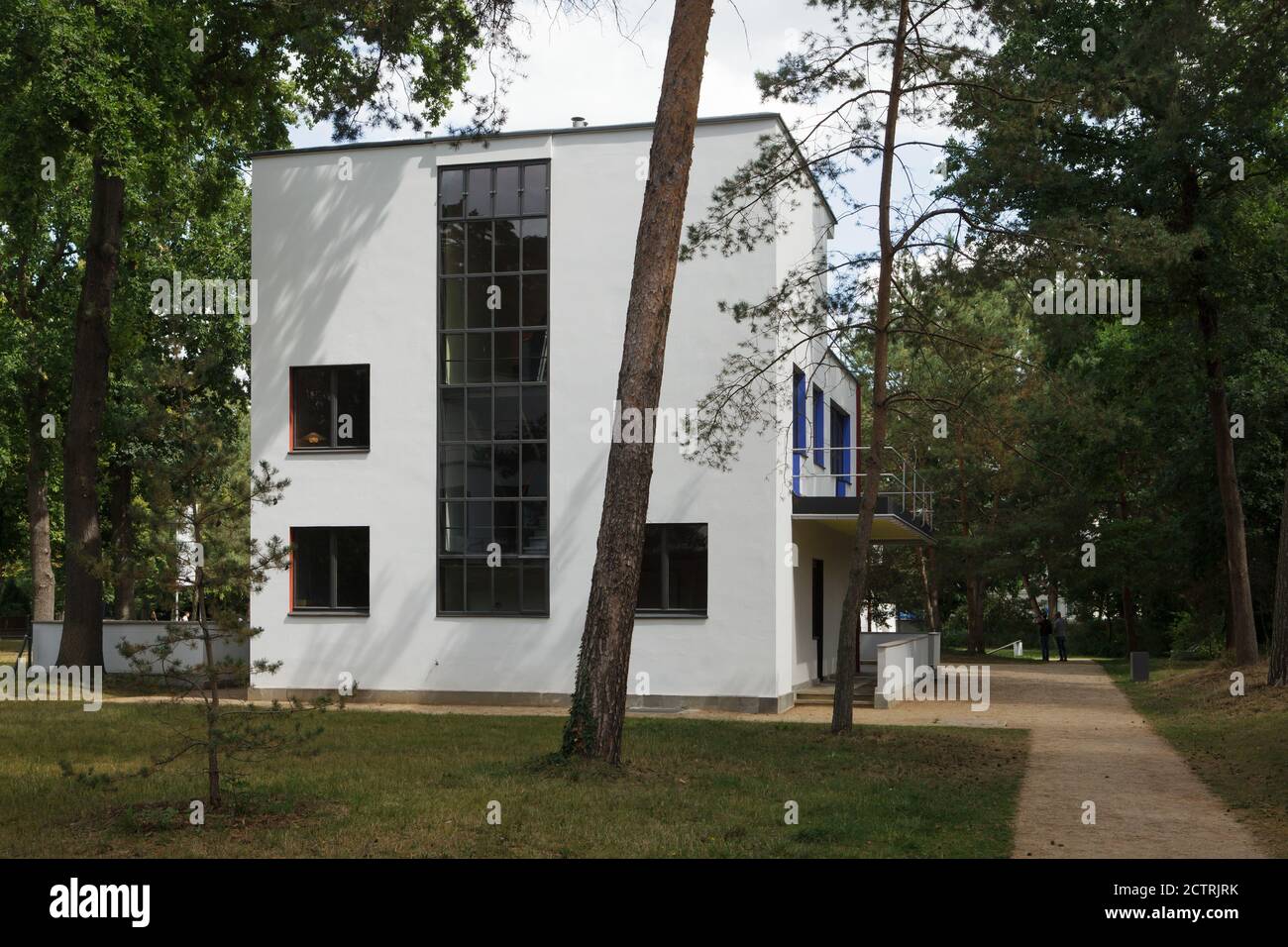 Maison Feininger (Meisterhaus Feininger) où le peintre moderniste allemand Lyonel Feininger vivait dans la région des maisons de maîtres (Meisterhäuser) conçu par l'architecte moderniste allemand Walter Gropius (1925-1926) pour les maîtres Bauhaus de Dessau en Saxe-Anhalt, Allemagne. Banque D'Images