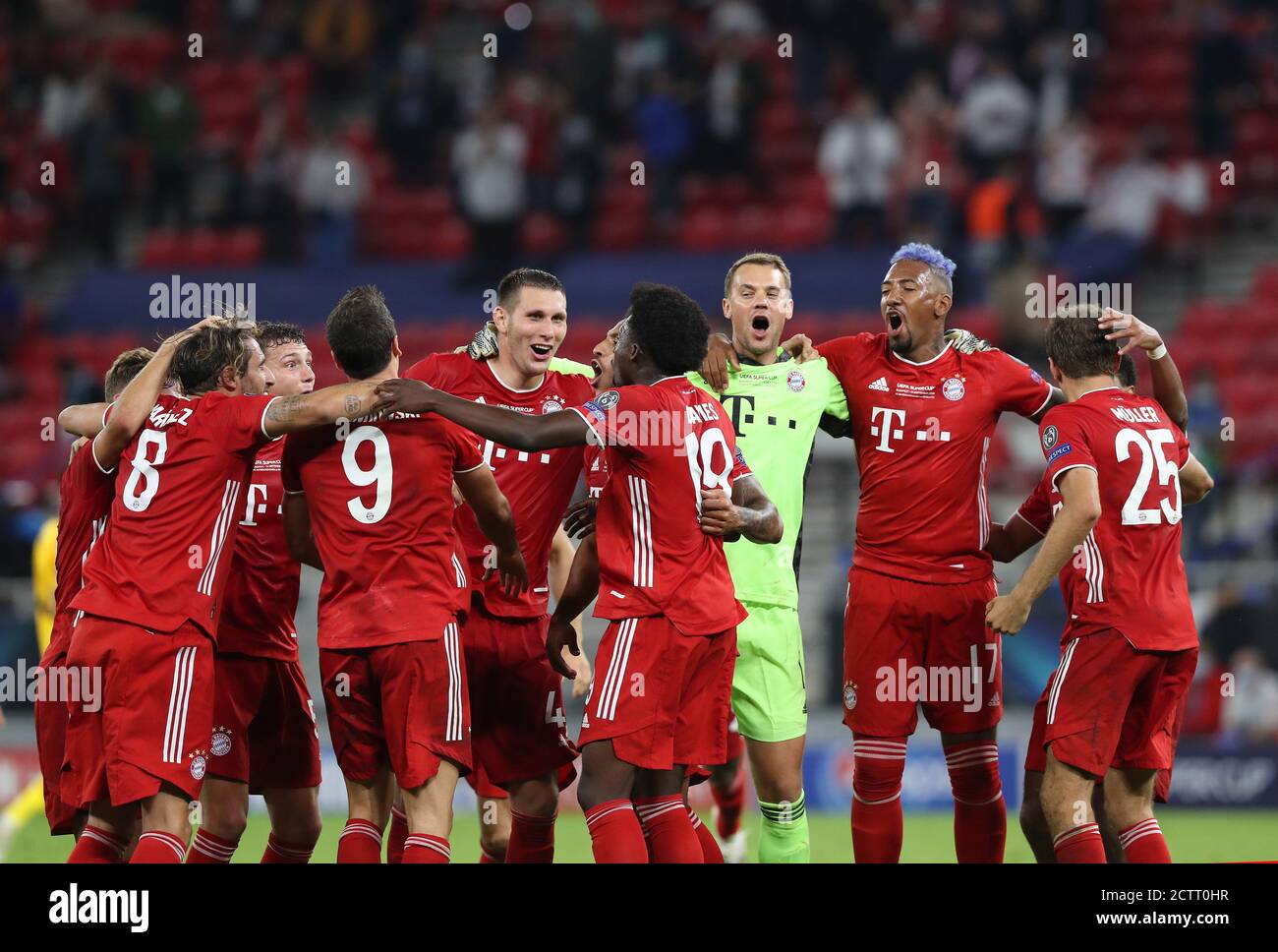 Budapest, Ungarn. 24 septembre 2020. Firo: 24.09.2020 football, UEFA Super Cup 2020 FC Bayern Munich Muenchen - Sevilla FC 2: 1 NV FCB goalwart, goalhuter, gardien de but, Manuel Neuer, jubilation finale, jubilation, plus de cinq cinq cinq joueurs, cercle, cercle d'équipe, FCB Niklas Sule, Suele, FCB Jerome, FCB, Jerome KCB, Jerome Kimmg, Jerome FCB Serge Gnabry, FCB Thomas Muller, Mueller, FCB Alphonso Davies, FCB Javi Martínez, Martinez, FCB Corentin Tolisso, | utilisation dans le monde entier crédit: dpa/Alay Live News Banque D'Images