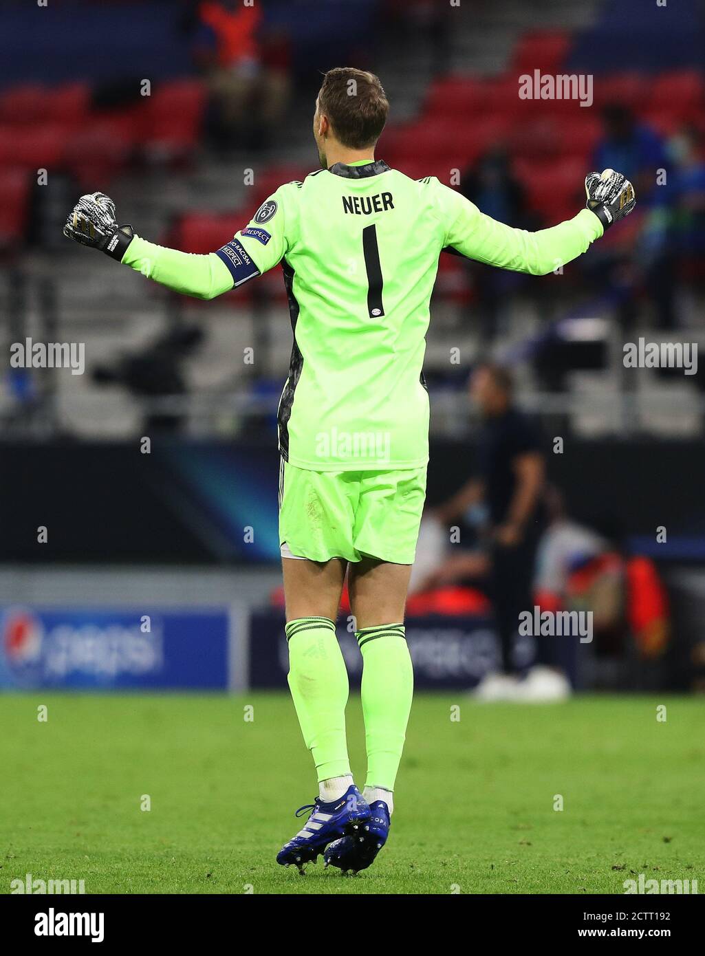 Budapest, Ungarn. 24 septembre 2020. Firo: 24.09.2020 football, UEFA Super Cup 2020 FC Bayern Munich Muenchen - Sevilla FC 2: 1 NV FCB goalwart, goalhuter, gardien de but, Manuel Neuer, jubilation, goaljubel, corps entier, corps, | usage dans le monde entier crédit: dpa/Alay Live News Banque D'Images